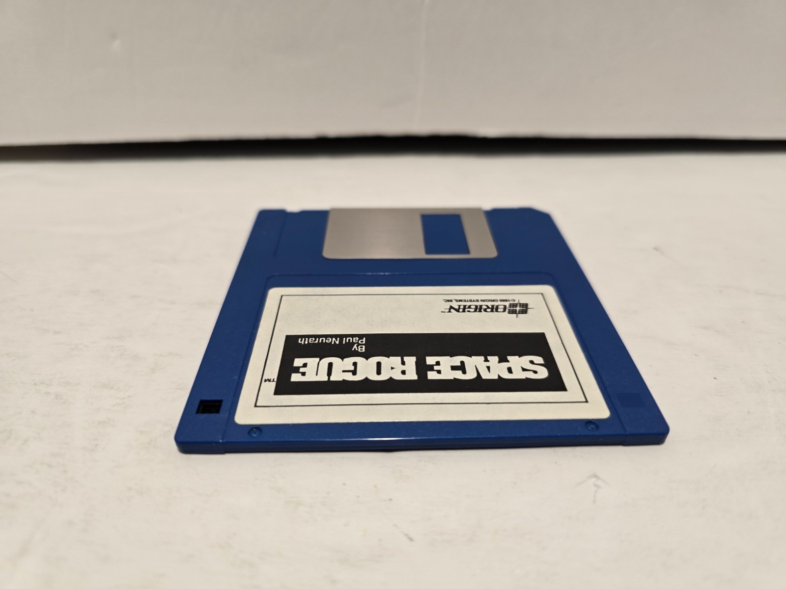 Space Rogue w/ Manual & Inserts 3.5″ Commodore Amiga