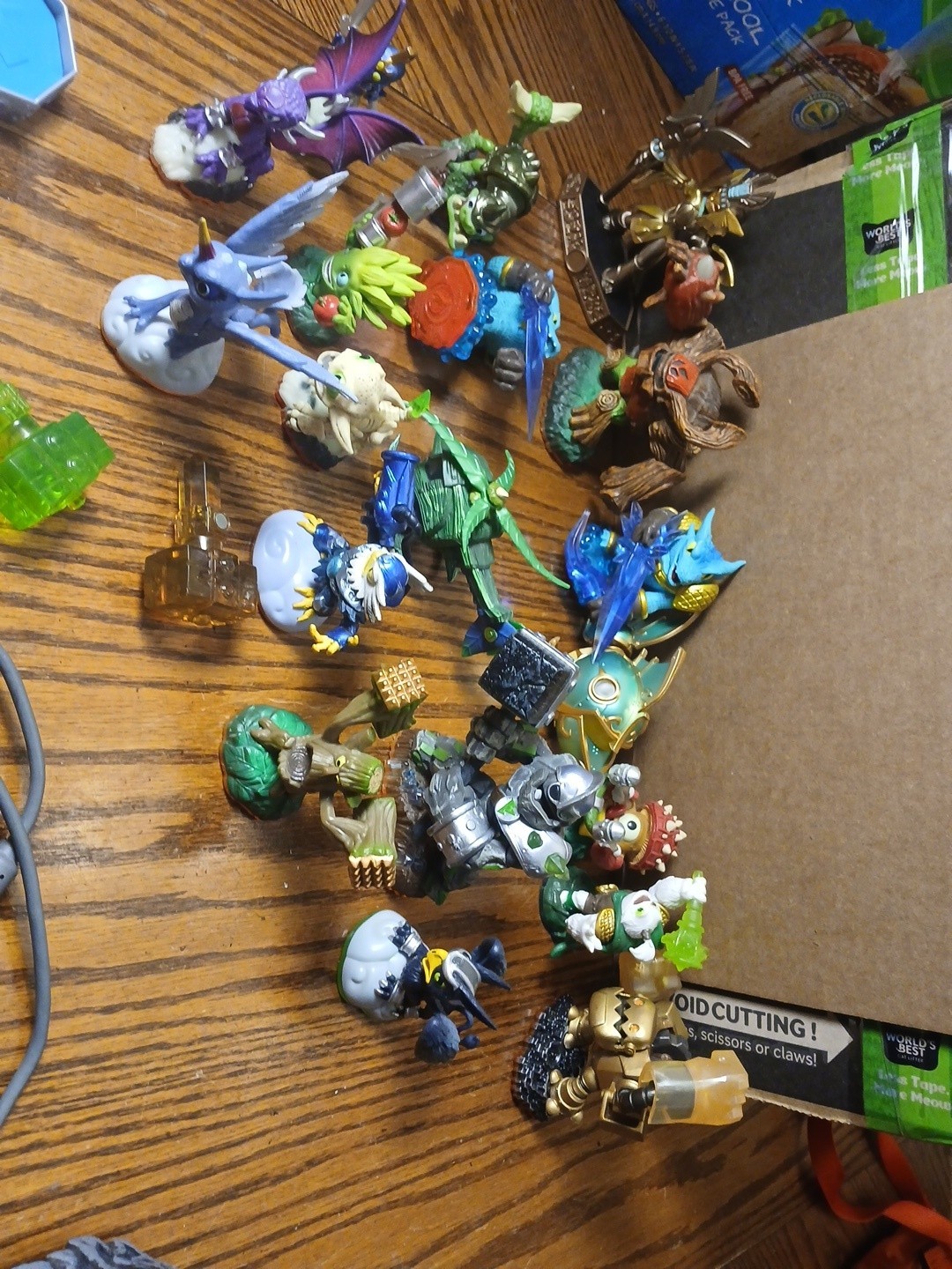 Skylanders Lot of 19 Figures, 2 Traps & Traptanium Portal – Trap Team Giants