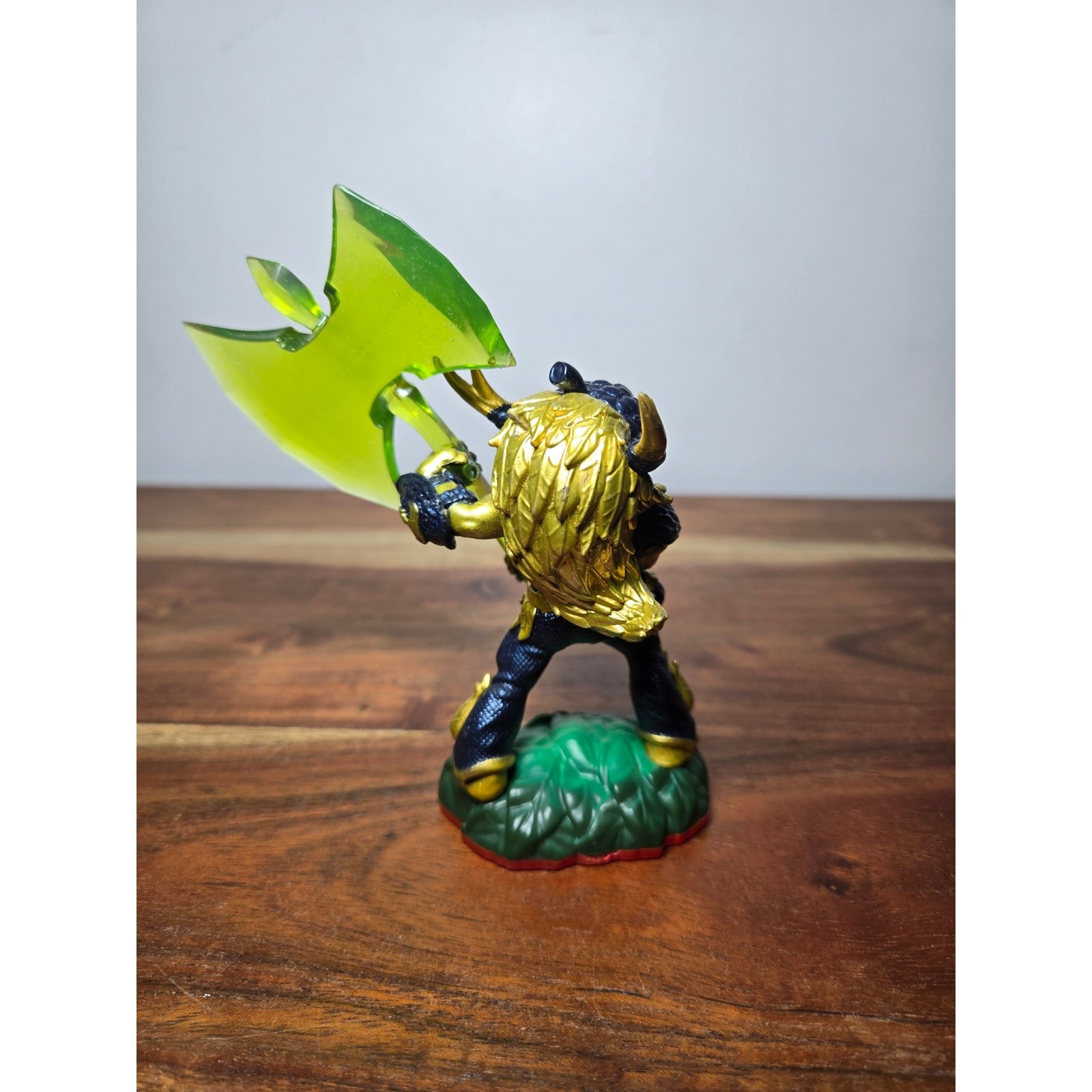 Skylanders Trap Team Legendary Bushwhack Figure