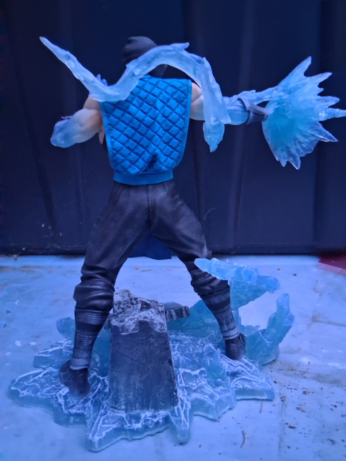 Mortal Kombat 11 Sub-Zero 9″ Gallery Diorama PVC Statue Open Box Diamond Select