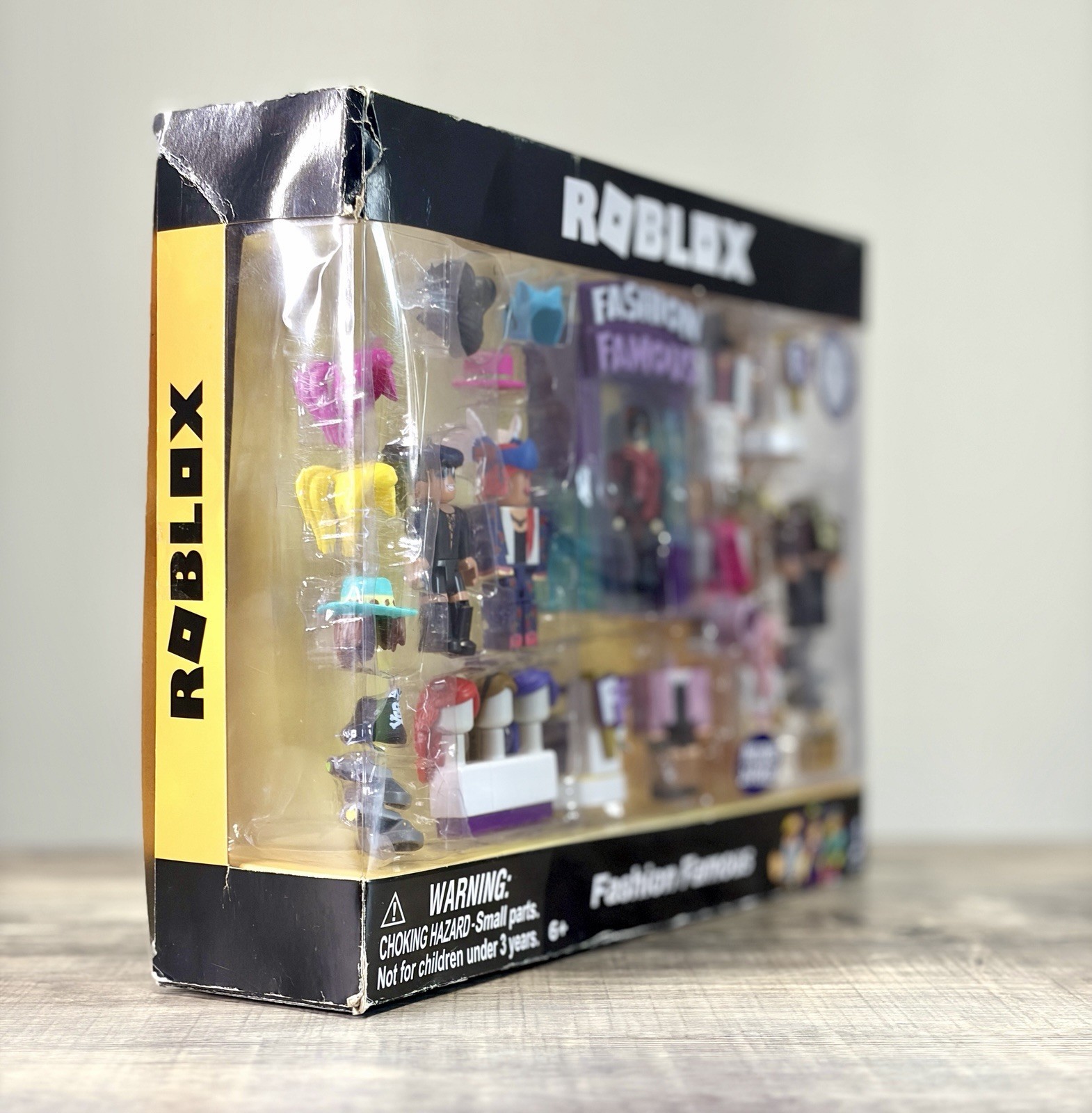 Roblox Celebrity Collection- Fashion Famous playset