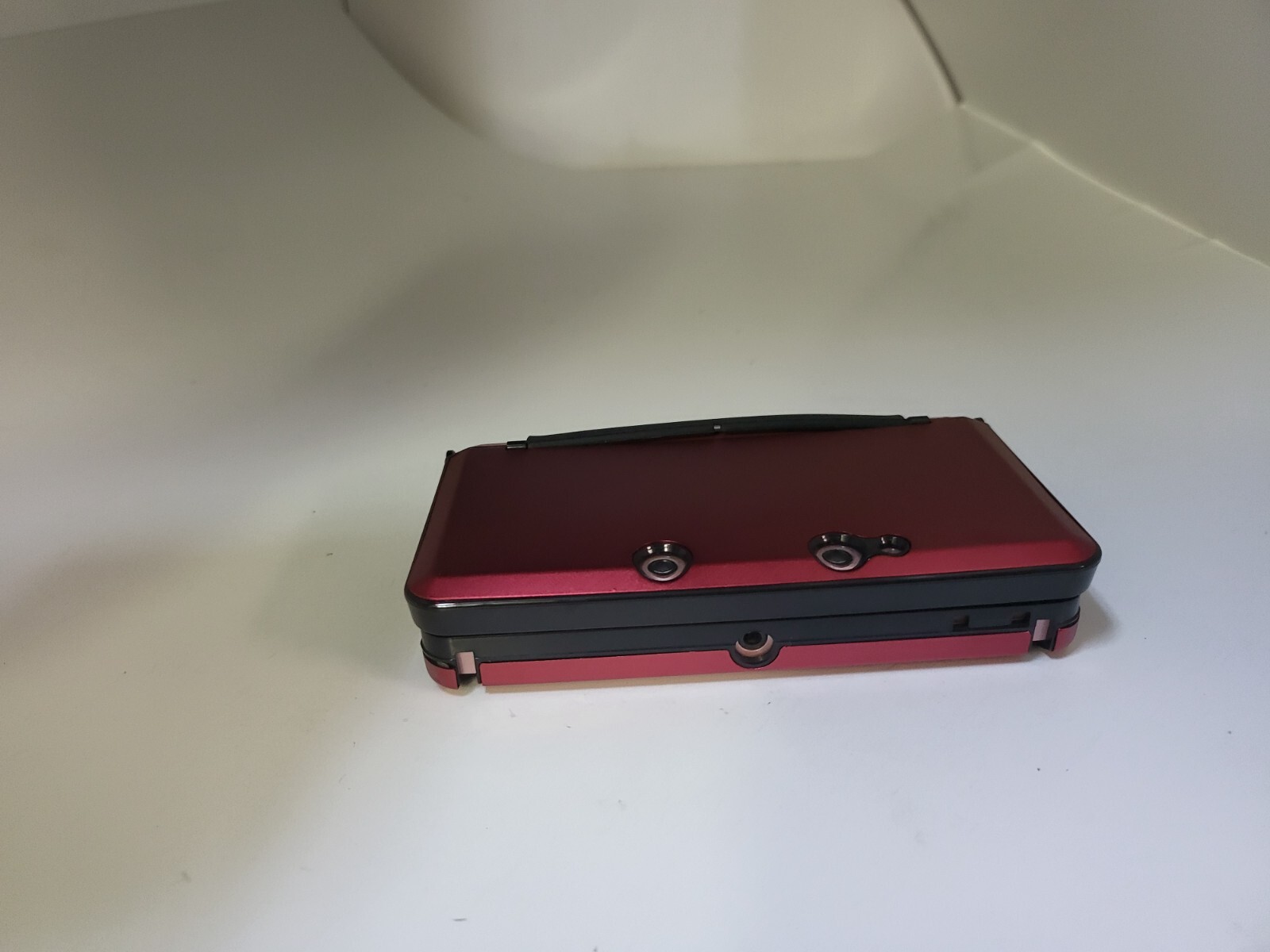 NEW RED Aluminum case W/2 Retractable Stylus Pens for the OLD Nintendo 3DS