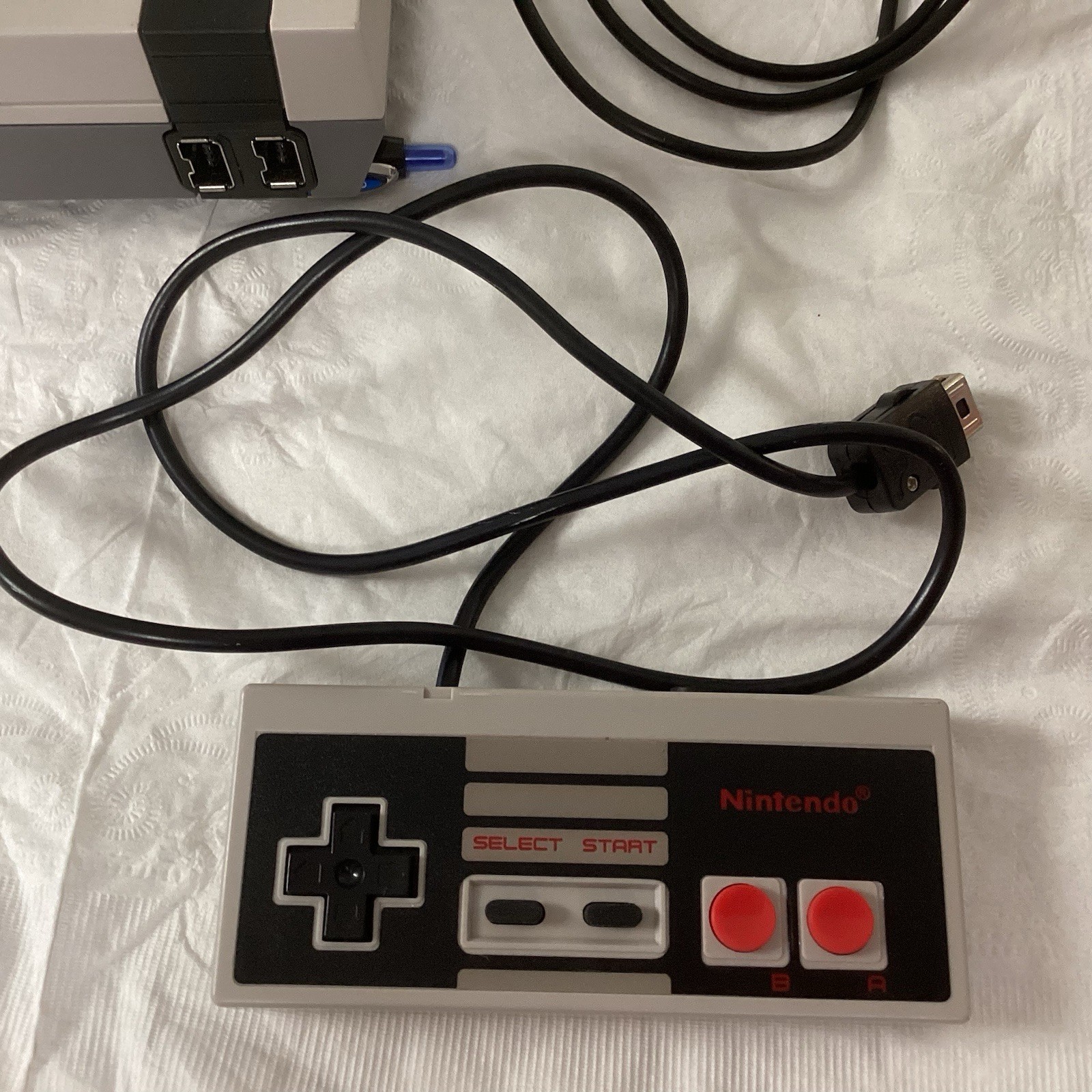 Nintendo NES Classic Edition Entertainment System CLV-001 With 1 Controller
