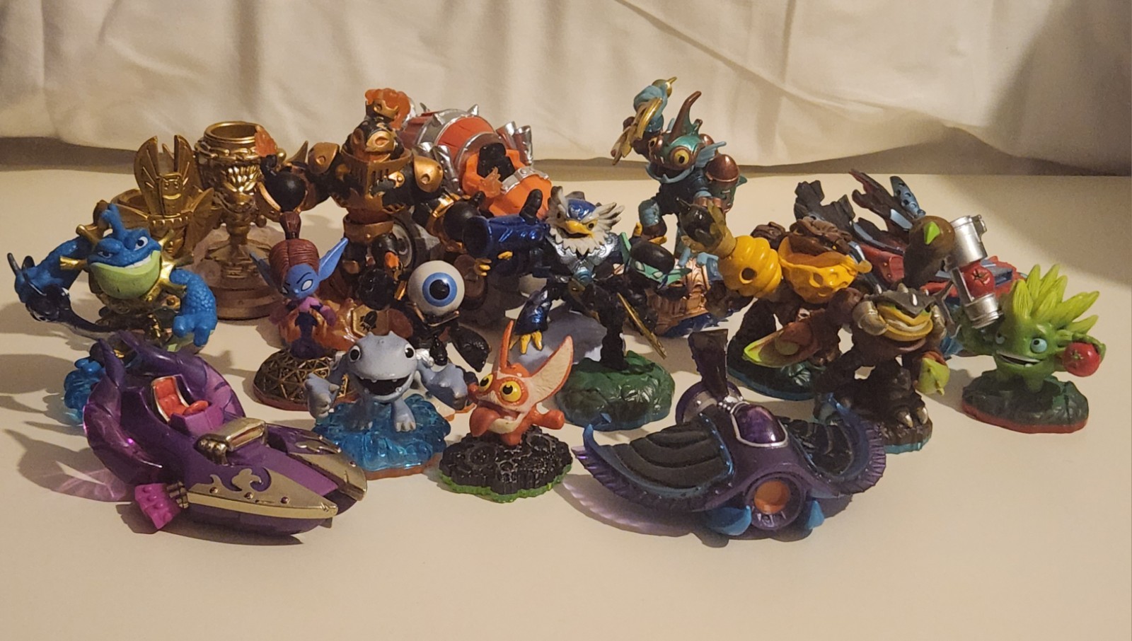 Activision Skylanders Lot Bundle 12 Characters 2 Trophies 3 Vehicles See Photos