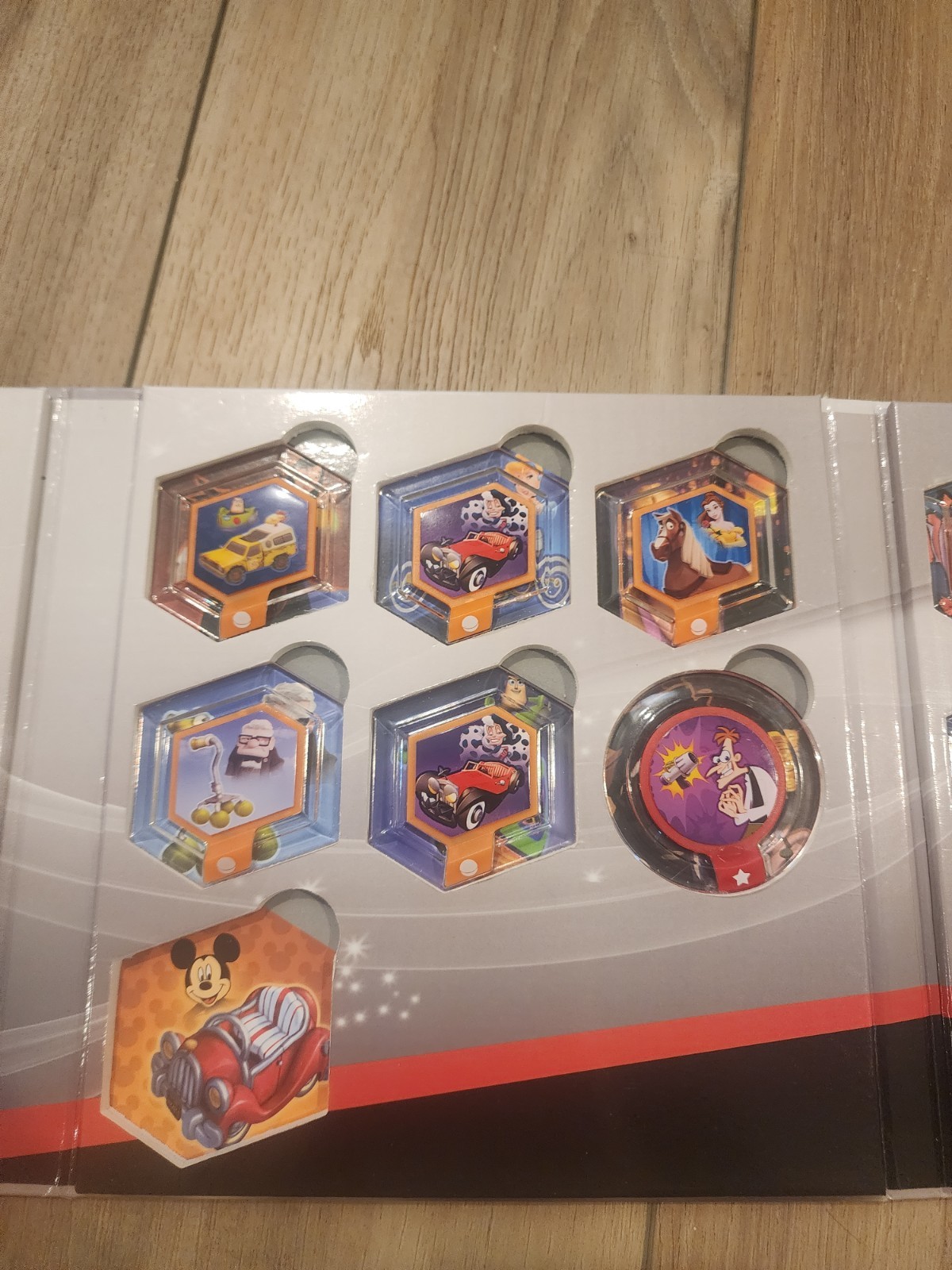 Disney Infinity Power Disc Lot – Album with 17 Power Discs