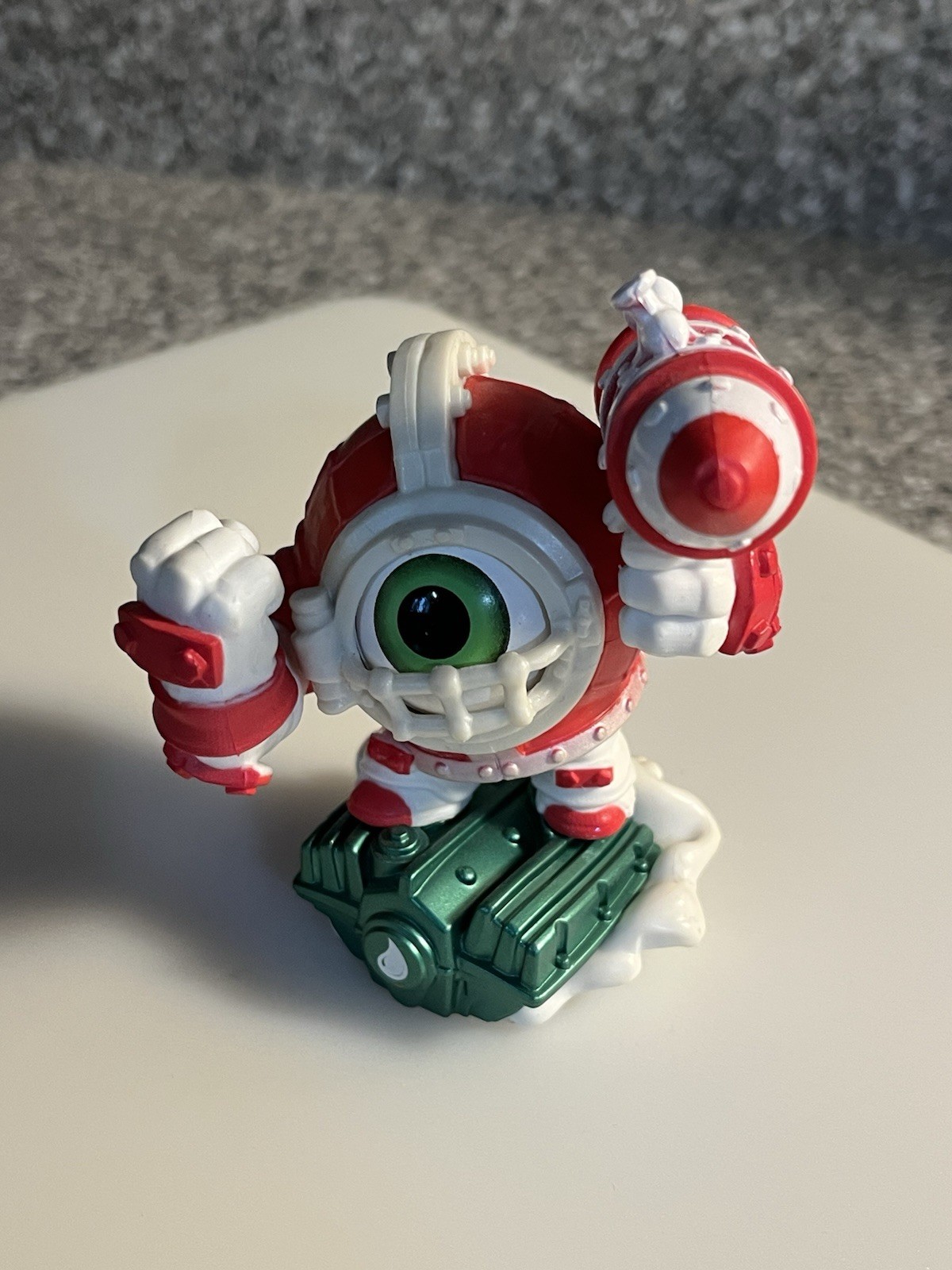 Skylanders Supercharges – Missile-Tow Dive Clops Figure – Water Element Variant