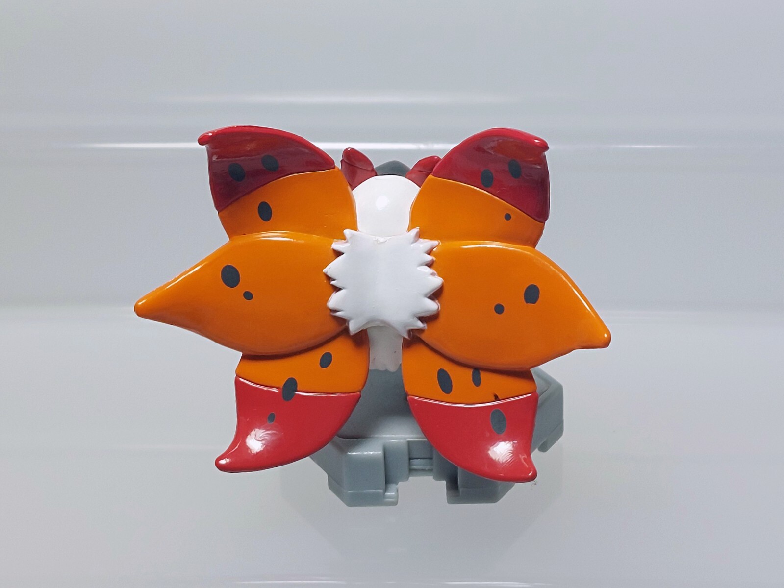 Volcarona Pokemon Moncolle Plus Figure Takara Tomy 2011 Toy Japan K05 2in