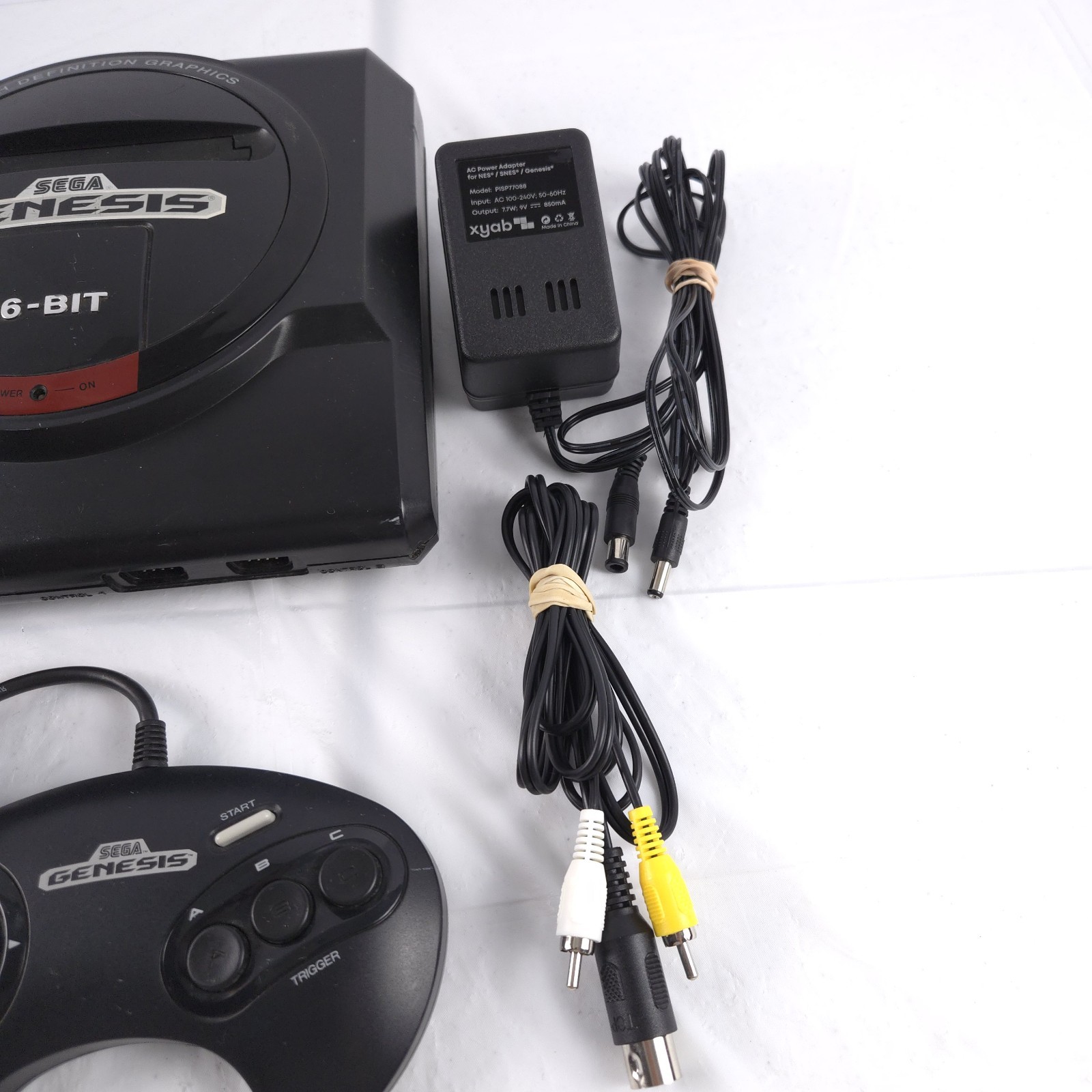 SEGA Genesis 16-Bit Console MK-1601 Black NTSC w/ Controller & Cables Read