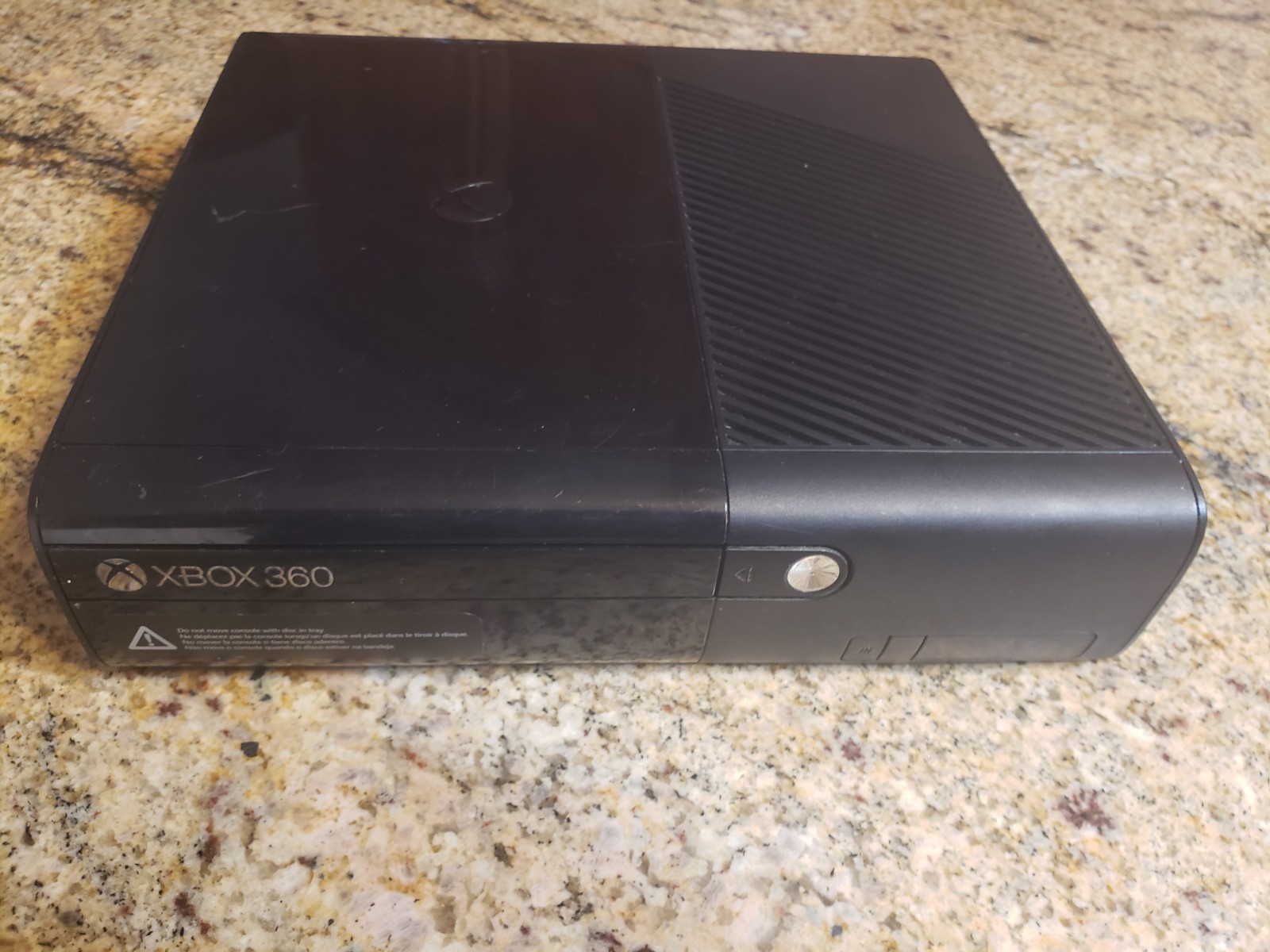 Xbox 360 E Console Model 1538 4GB – Bundle: Controller, Power Supply, Games
