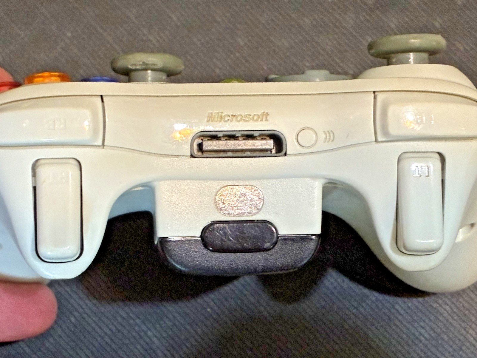 Microsoft Xbox 360 Wireless Controllers White, Lot of 3 Lights Up Untested Parts