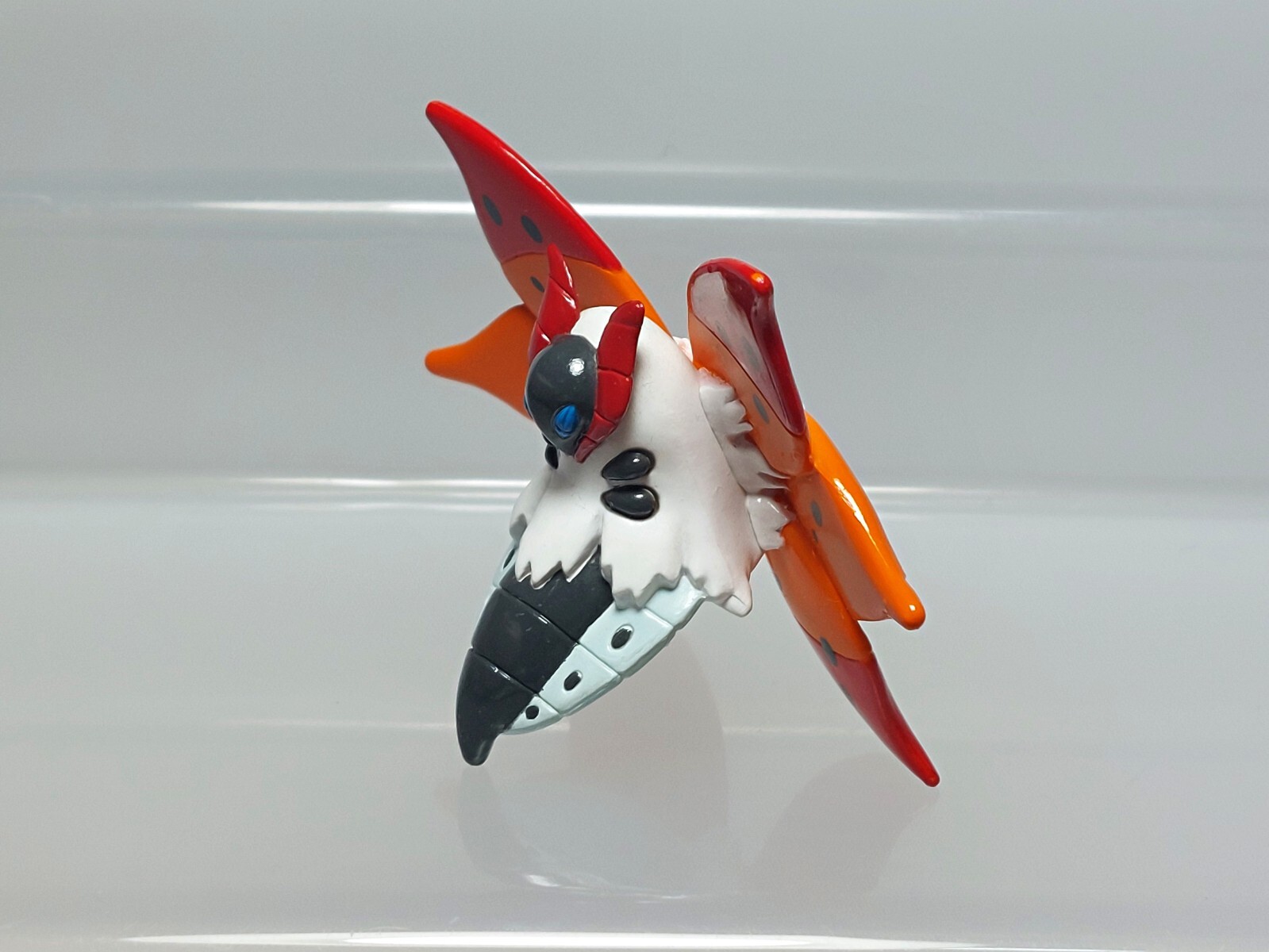 Volcarona Pokemon Monster Collection Figure Takara Tomy 2011 Japan E08 1.8in