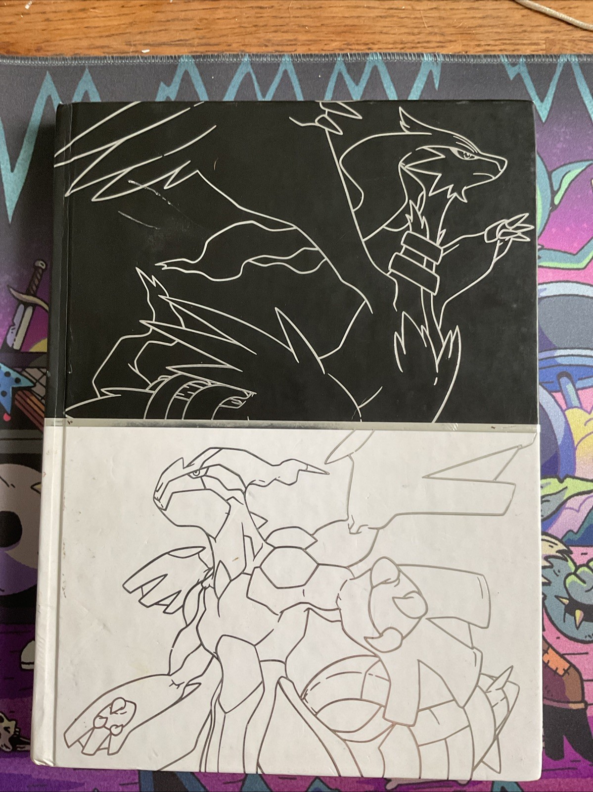 Pokemon Black and White Strategy Guide Collector’s Edition Official Guidebook