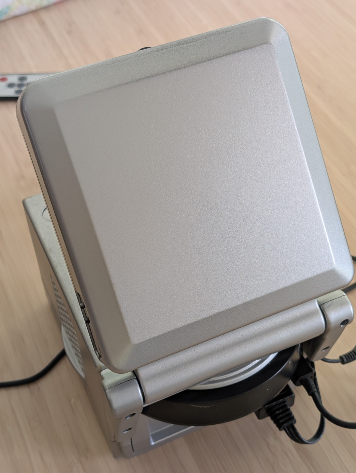 GameCube Intec Screen Silver – New Screen – 640×480 – Totally Remade