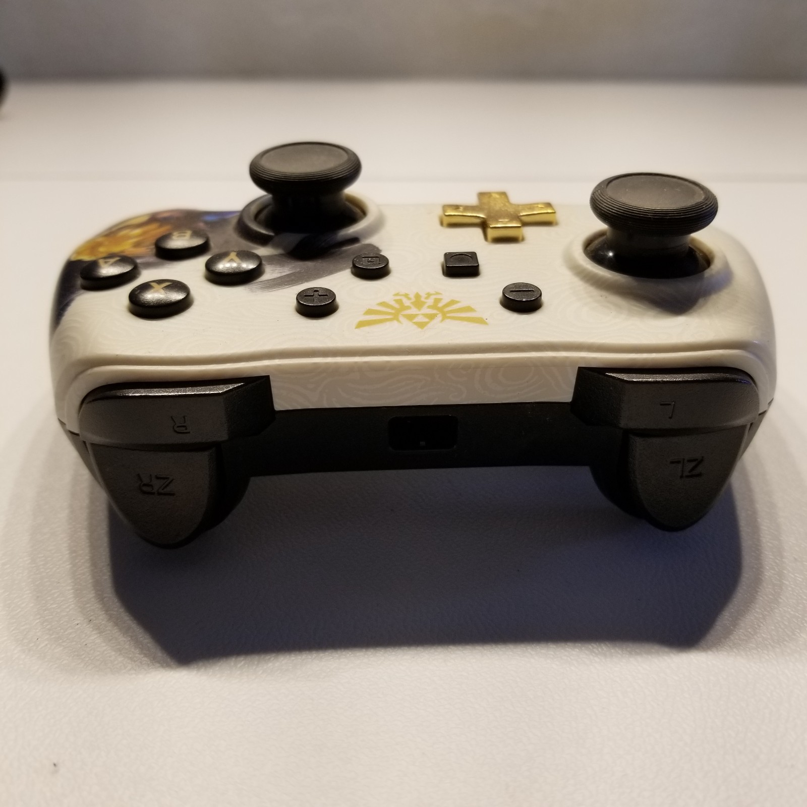 Zelda Nintendo Switch Controller Lot of 2 With Extra Grip Controller – UNTESTED