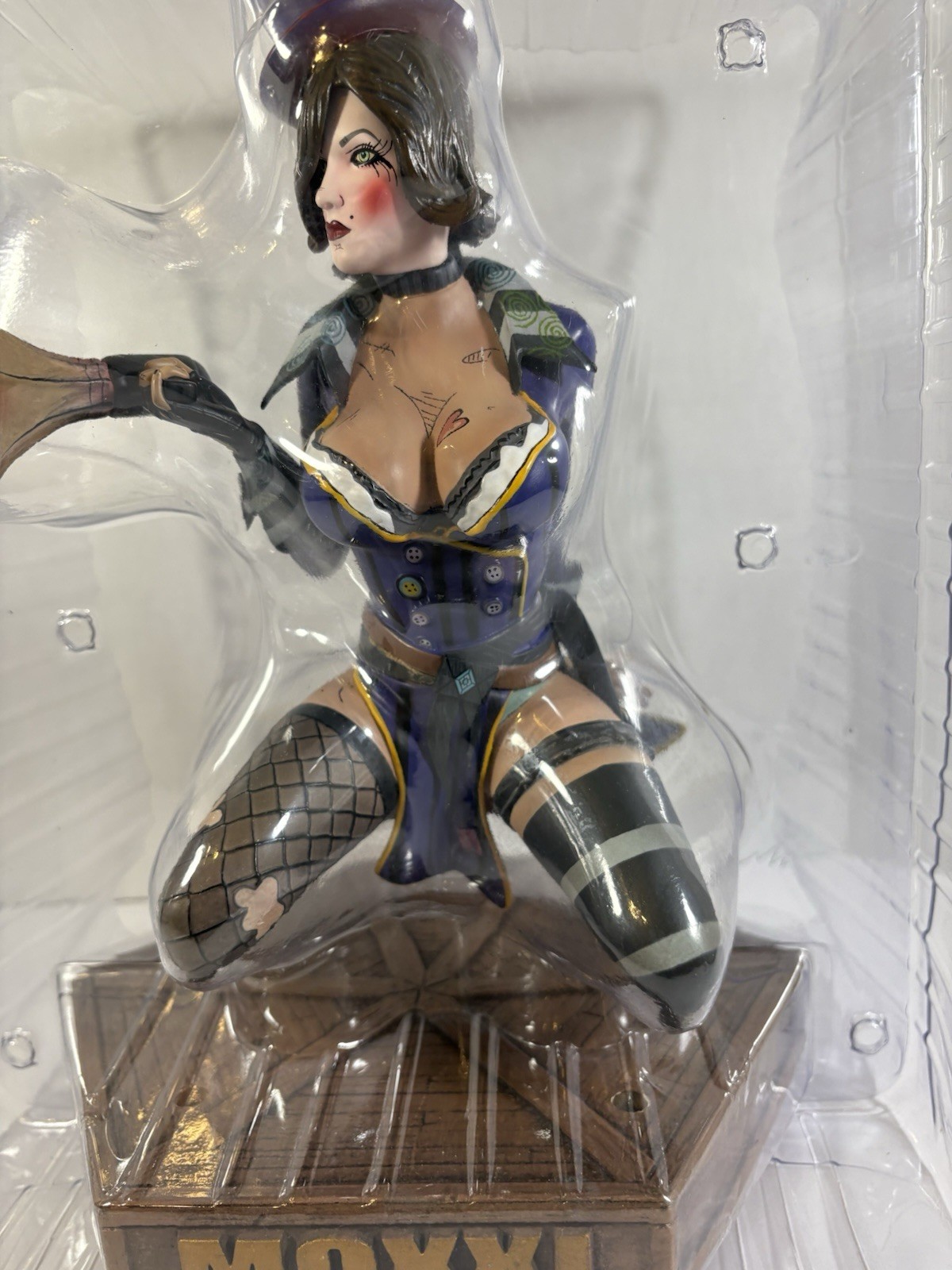 Borderlands 2 Mad Moxxi Collectible Statue 1:4 Scale – Purple