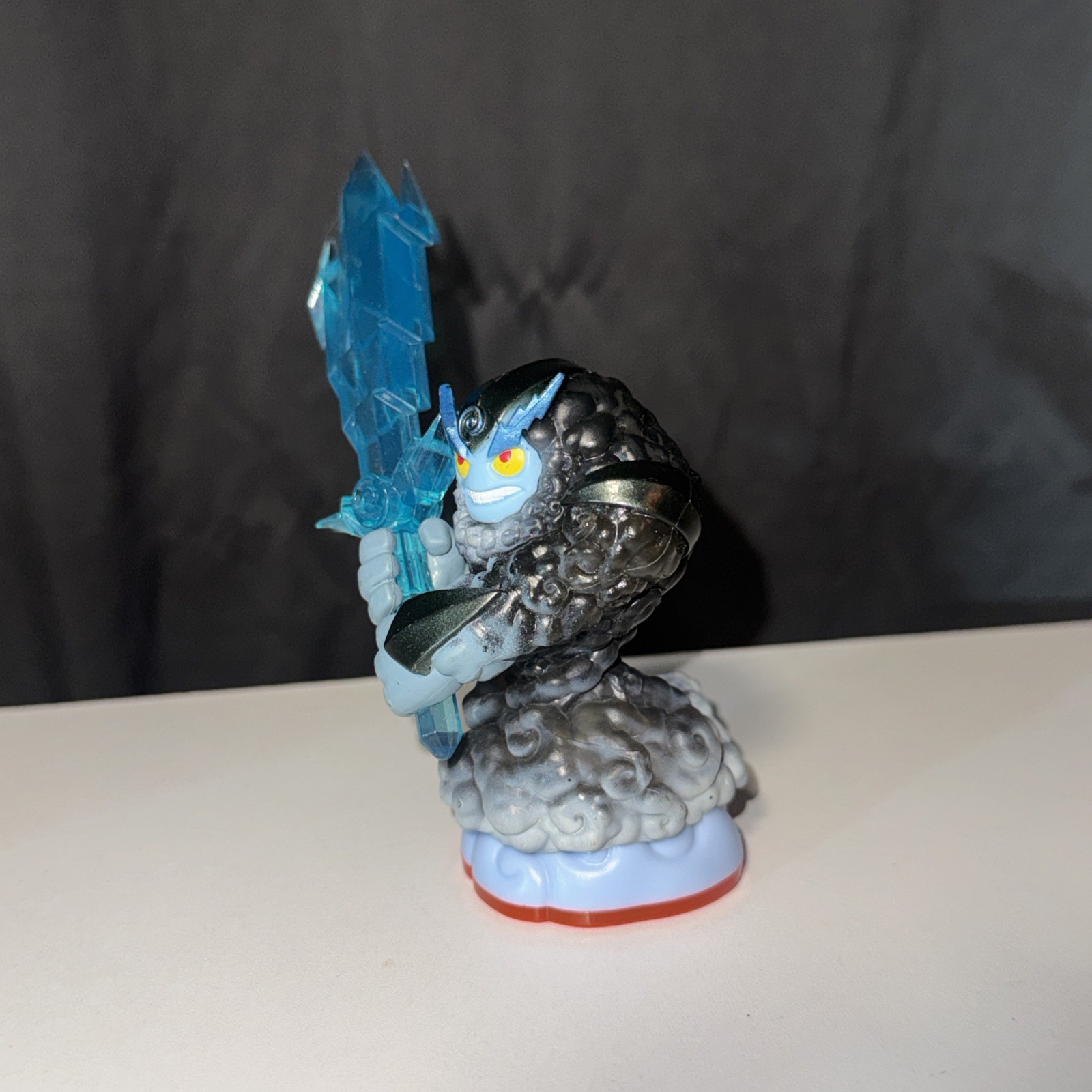 Skylanders Trap Team Figure Thunderbolt Trap Master Air Element
