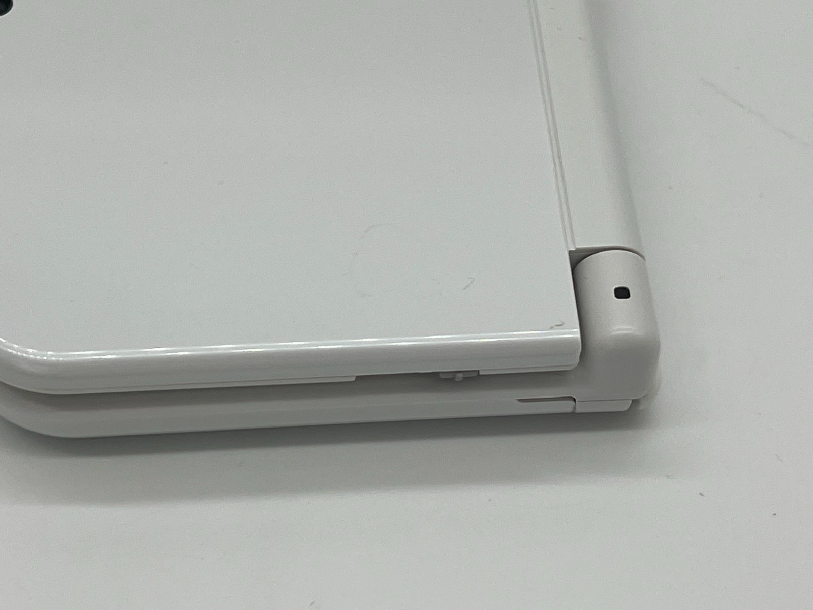 Nintendo 3DSLL Pearl White + Stylus & Charger (Japanese)