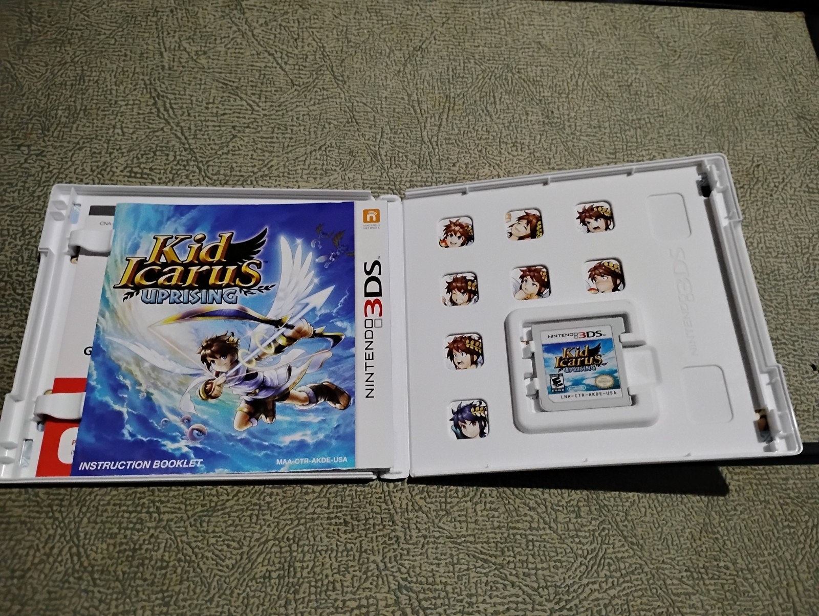 Kid Icarus Uprising (nintendo 3DS, 2012) Compete Cib