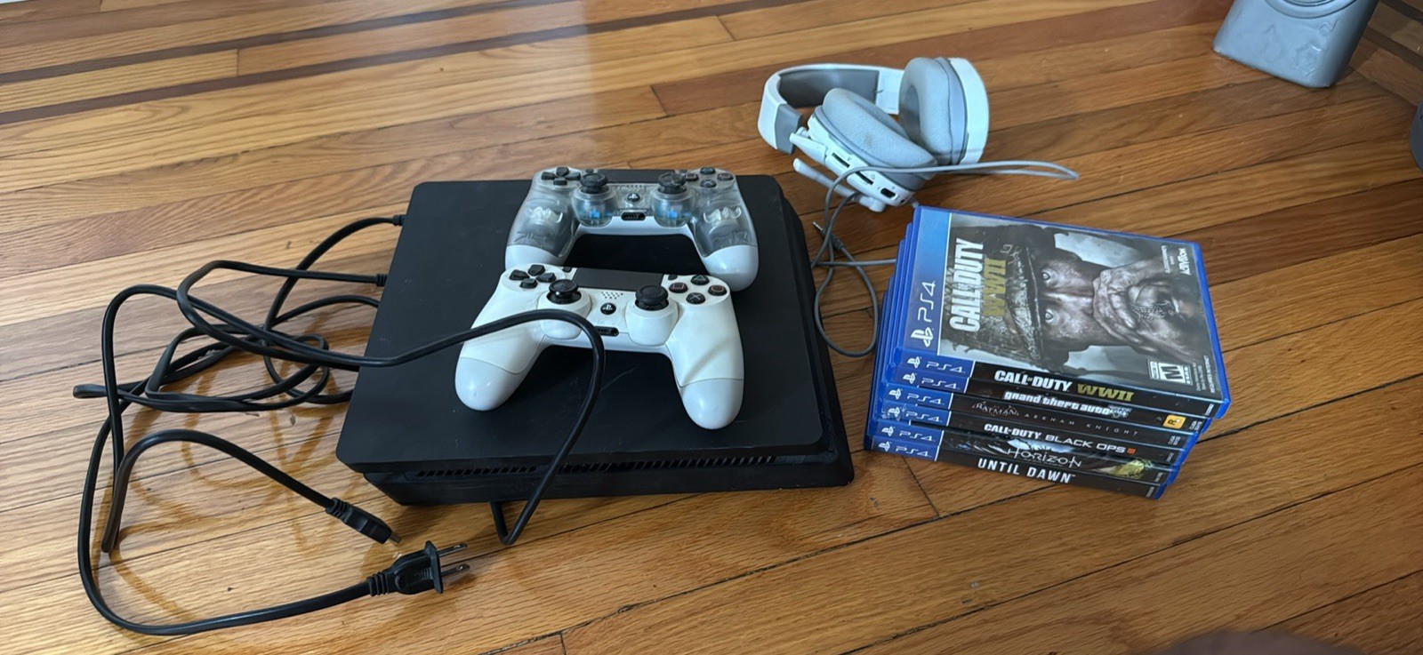 PS4 With Two Controllers And Tons Of Games