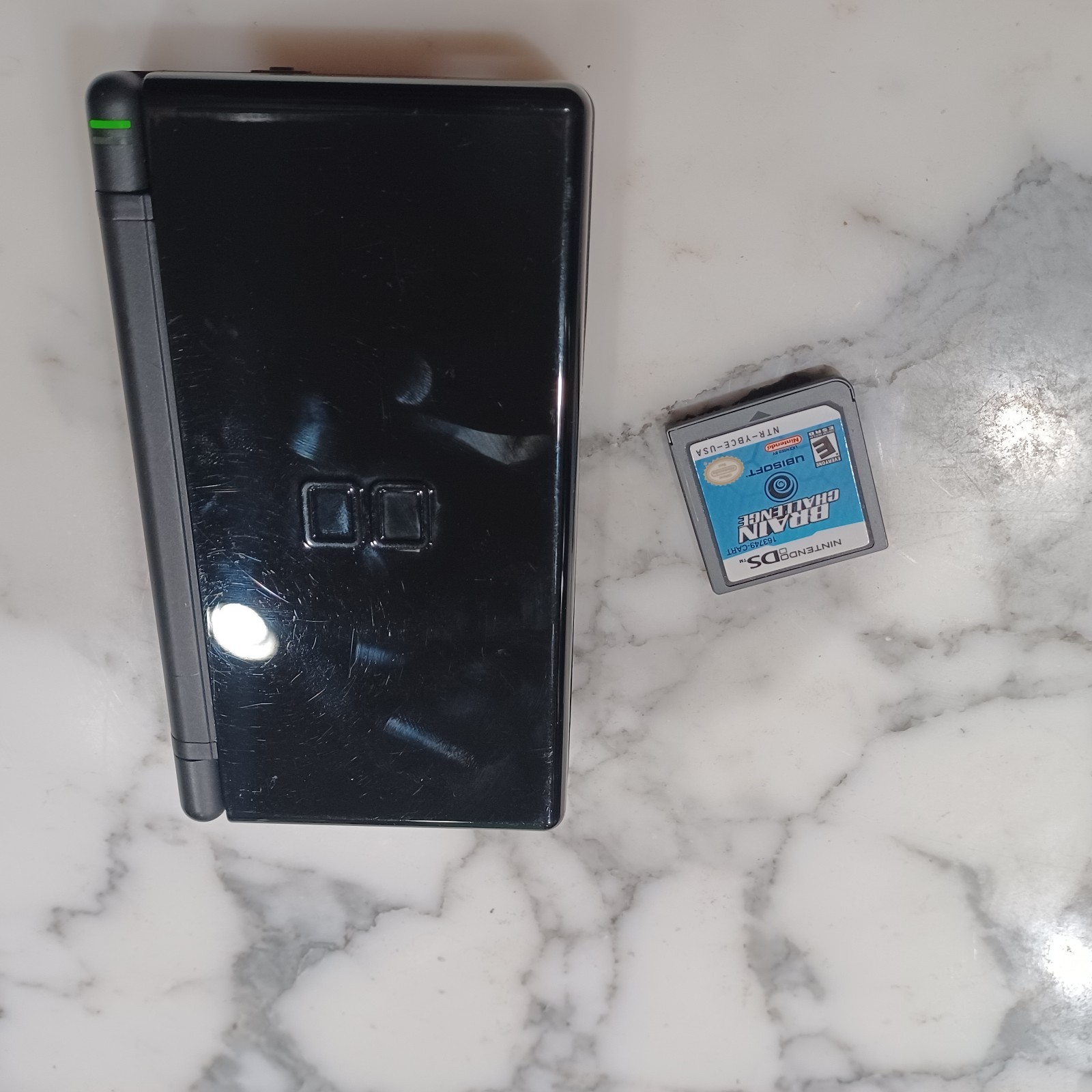 Vintage Find | Nintendo DS Lite Onyx Black with 2 stylus and Charger & Game