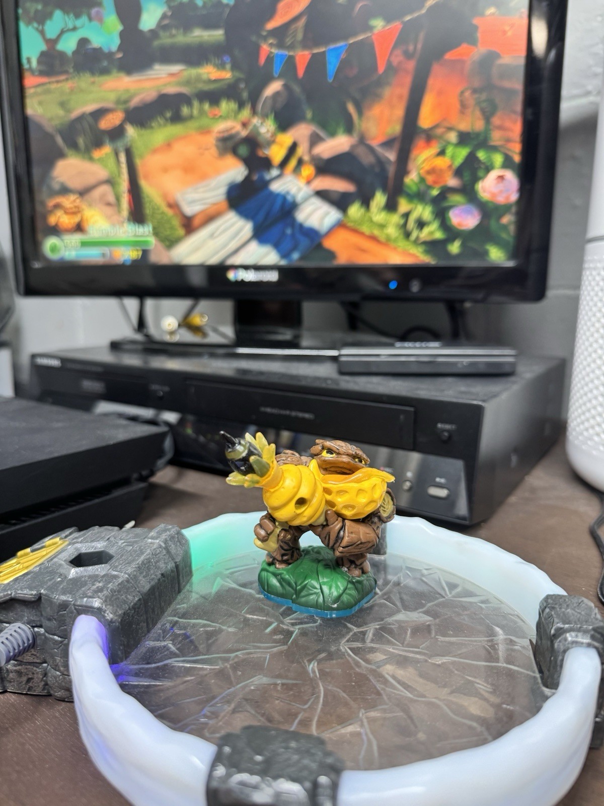 Skylanders SWAP Force Lightcore Bumble Blast Figure – Tested