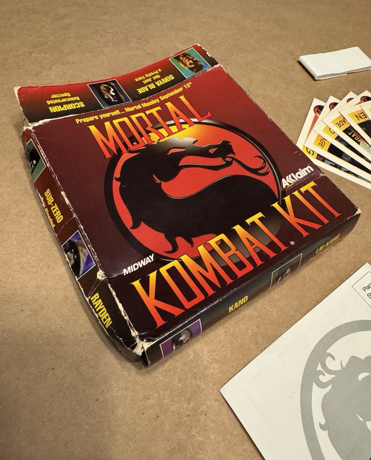 Mortal Kombat Collector’s Lot- Lunch Box, PC floppy, Kit, Cards, Coin, Buttons