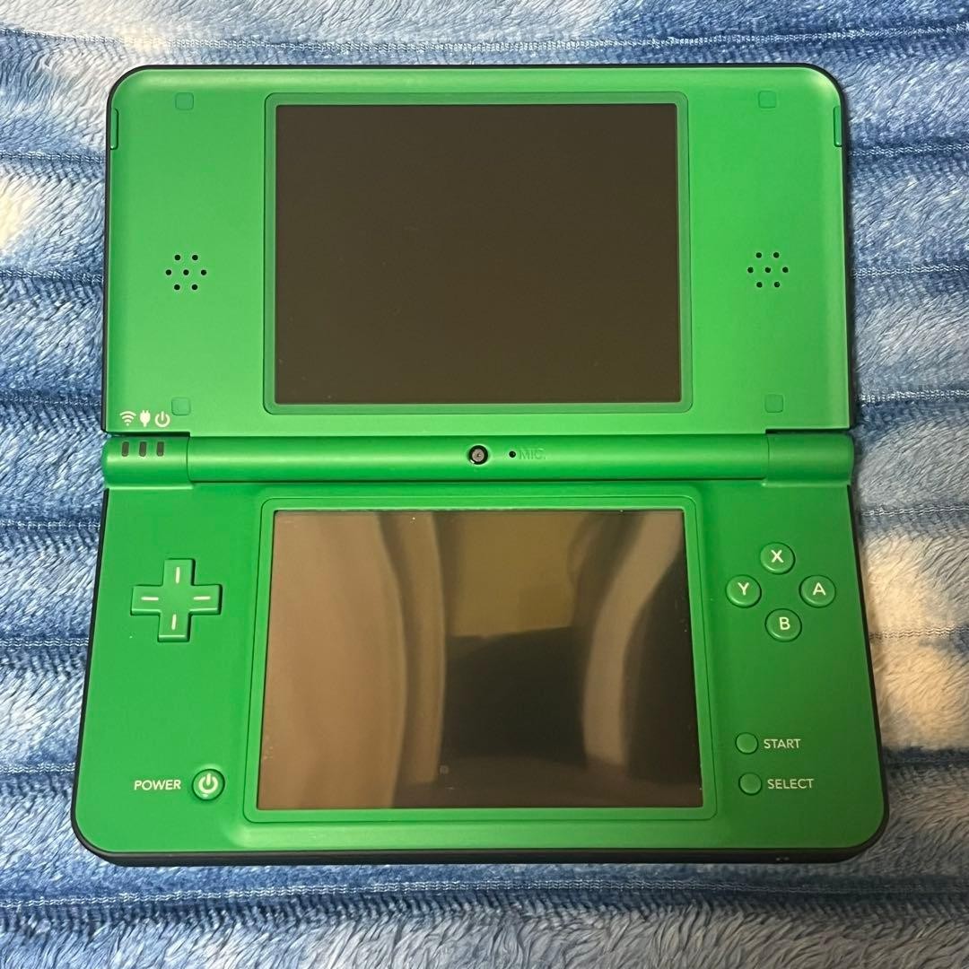 Nintendo DSi LL Console Handheld System Headphone Jack Wi-Fi Capability Green JP