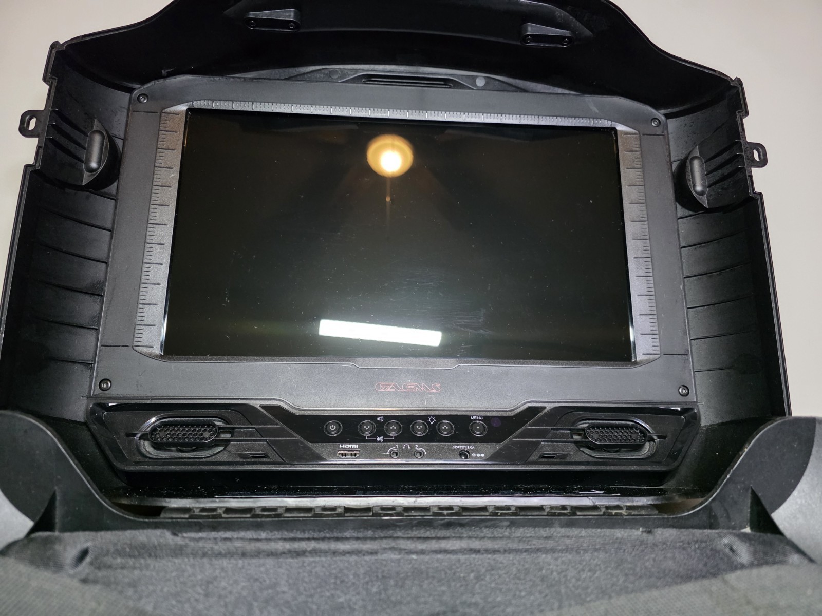 GAEMS G155 XHD Sentry Portable Gaming Monitor Case HDMI 15.5in PS4 Xbox One