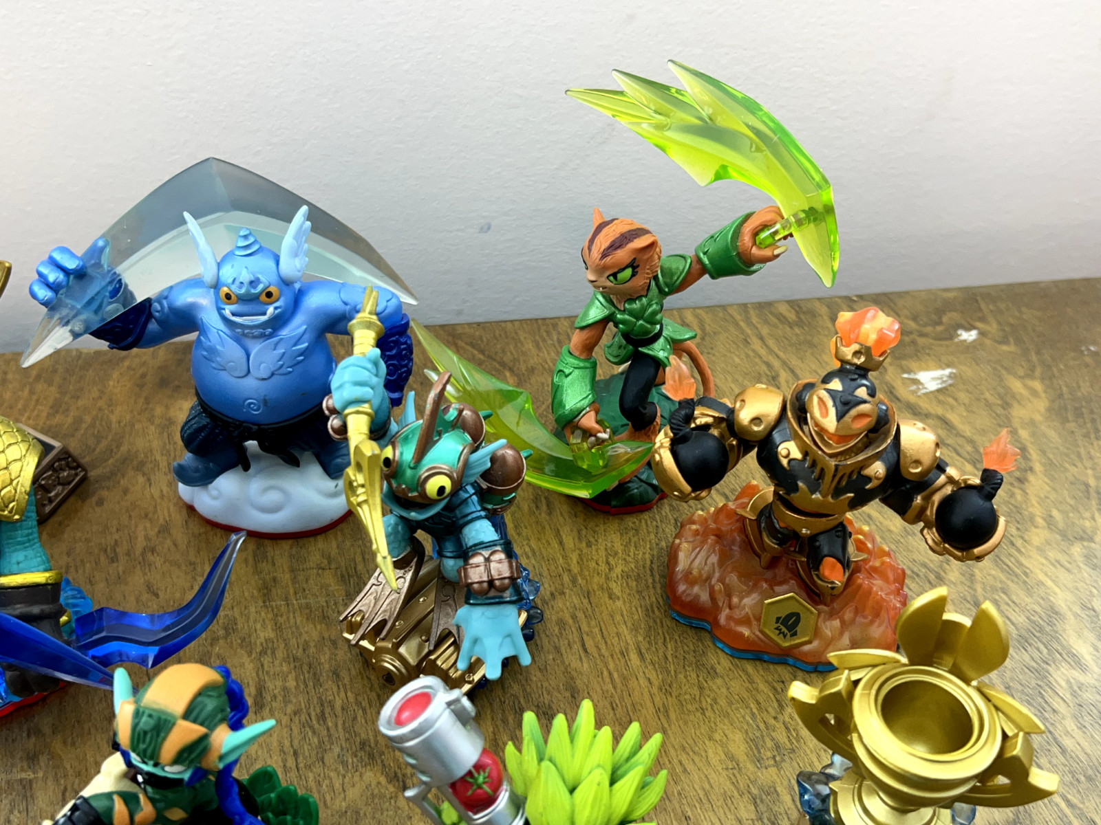 LOT (14) Activision Skylanders Figures & Vehicles Video Game Good Condition
