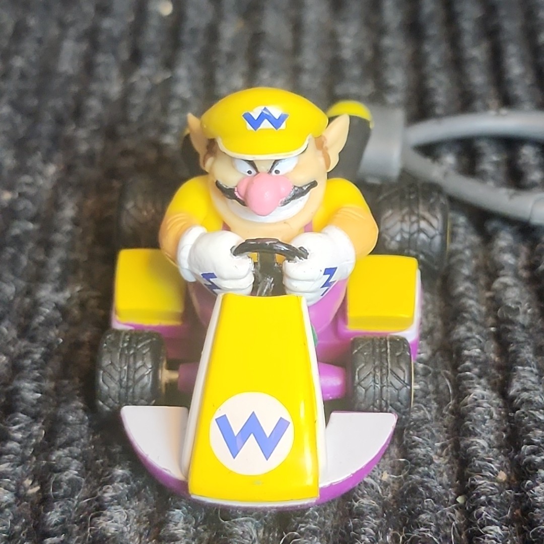 Wario Mario Kart 8 Nintendo Wii U Paladone Keychain Backpack Clip Figure 2.5″