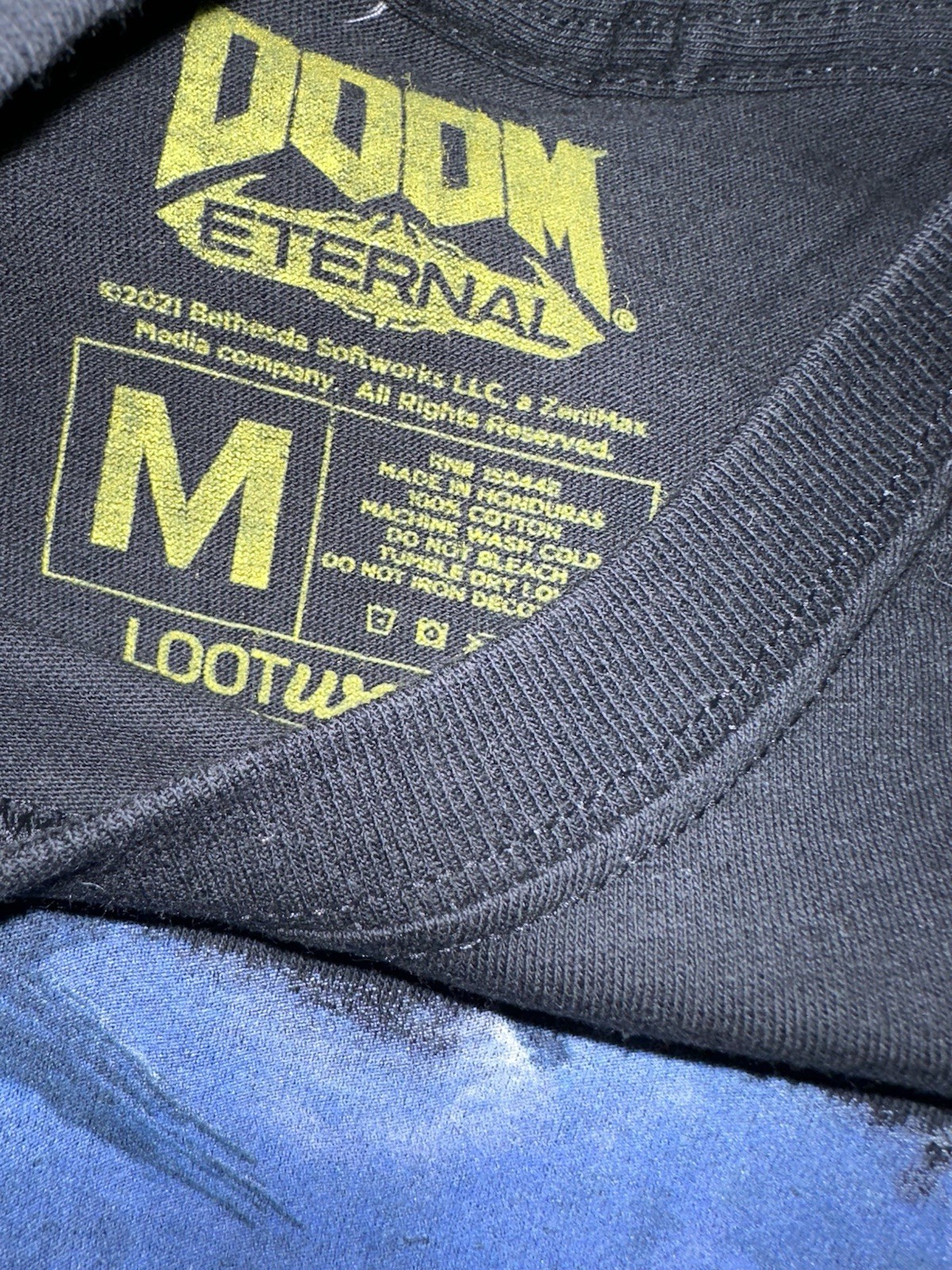 Loot Wear Exclusive DOOM Eternal Doom Slayer Graphic Print T-Shirt M 2021