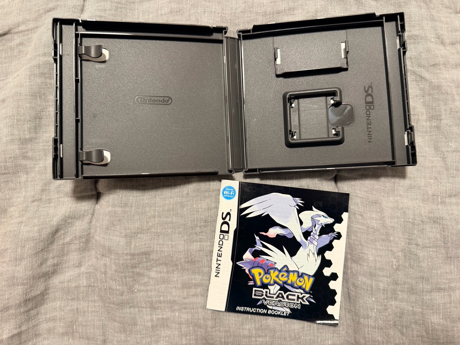 Pokemon White + Black Nintendo DS Replacement Case Only NO GAMES – Bundle