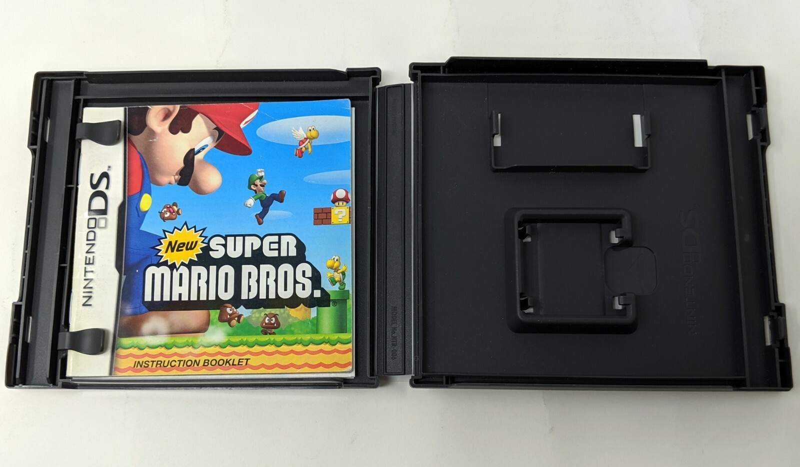 Game Case and Manual NO GAME New Super Mario Bros Nintendo DS Authentic