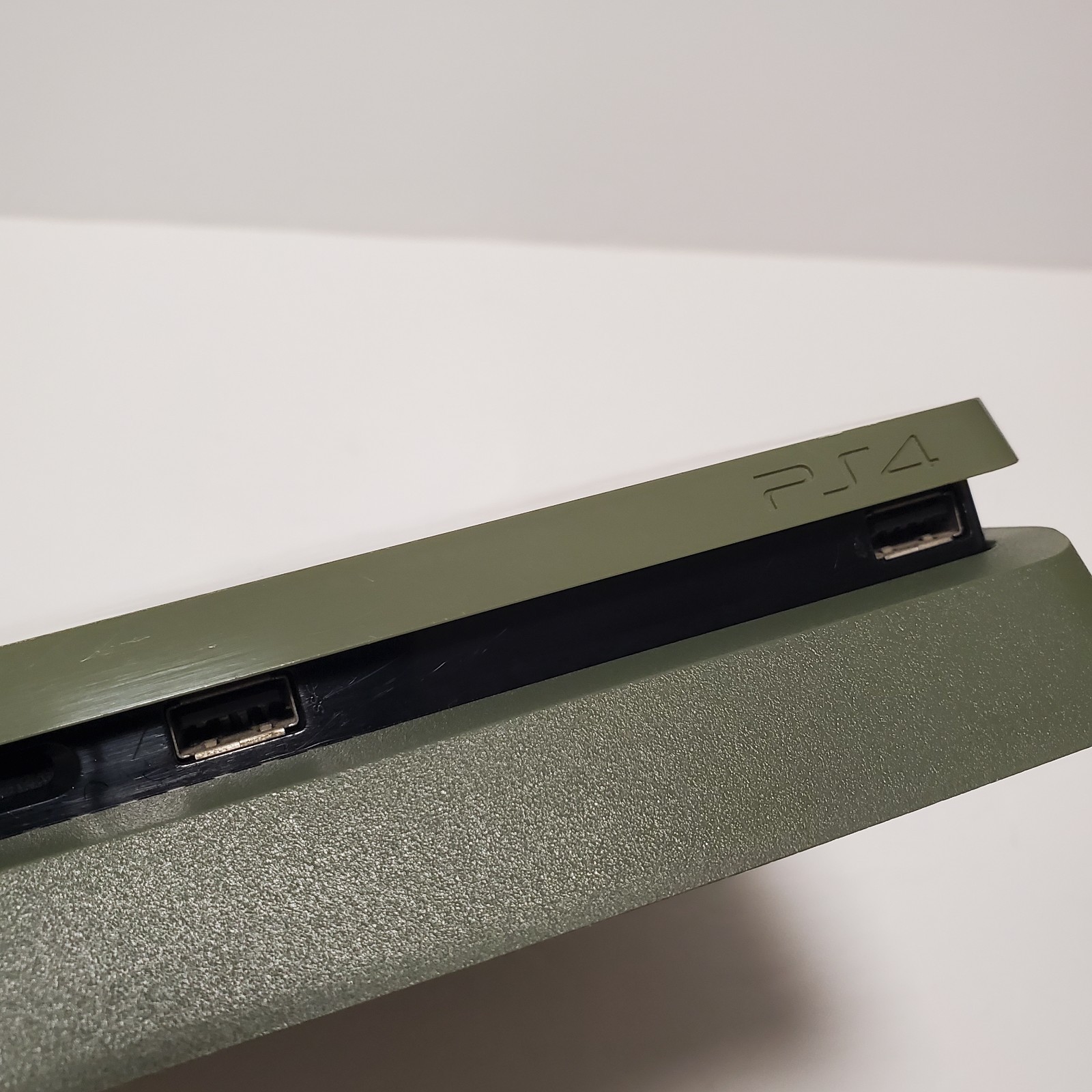 PS4 Slim Call of Duty: WWII Limited Edition 1TB Green Camouflage – Console Only