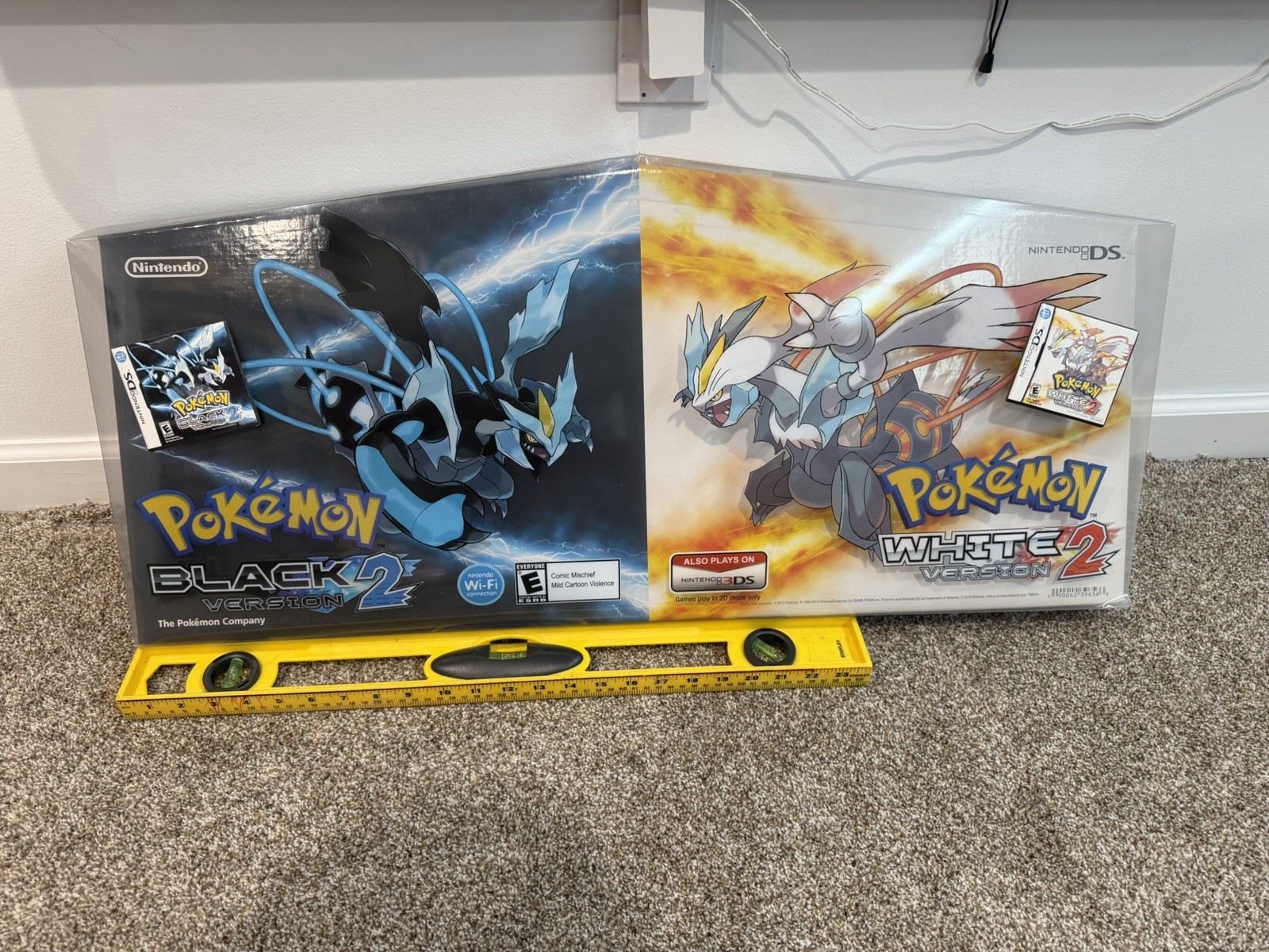 RARE Pokémon Black & White Version 2 Display