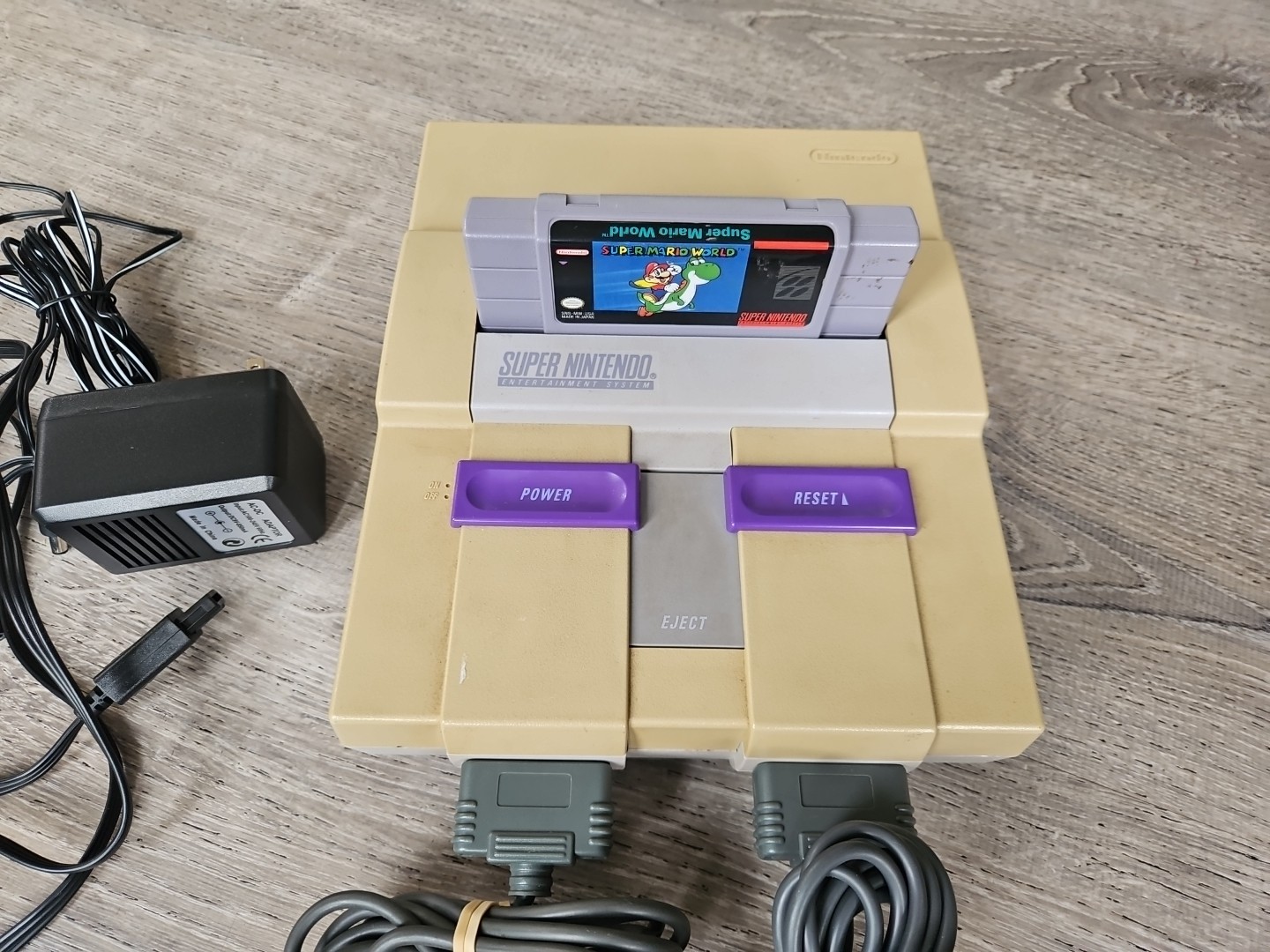 SNES Original Console Power / Av Cables 2 Controllers + Super Mario World