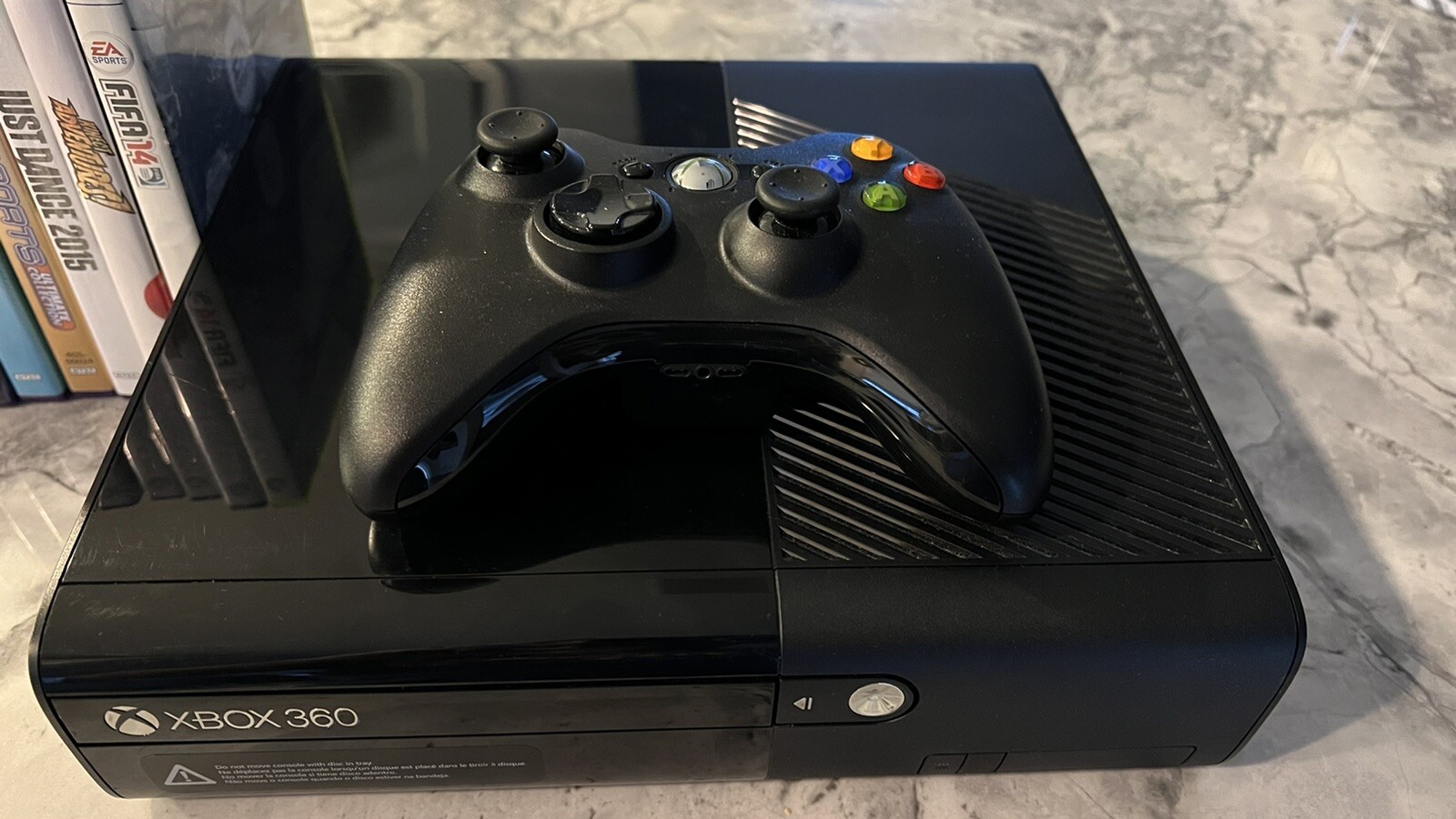 XBOX 360 E Model 1538 Bundle