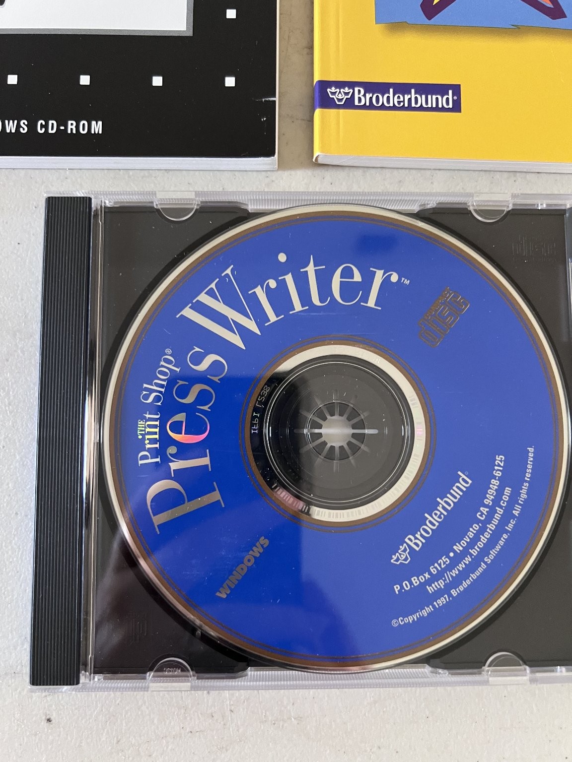 The Print Shop PressWriter Windows CD-ROM User’s Guide Graphics Book