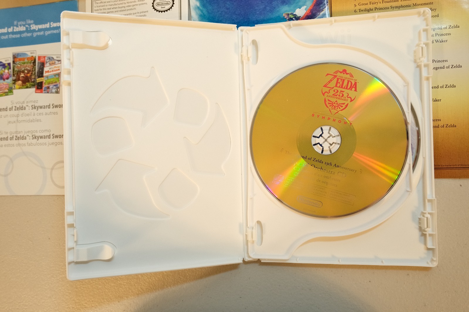 The Legend of Zelda Skyward Sword + Gold Controller Nintendo Wii Bundle Complete