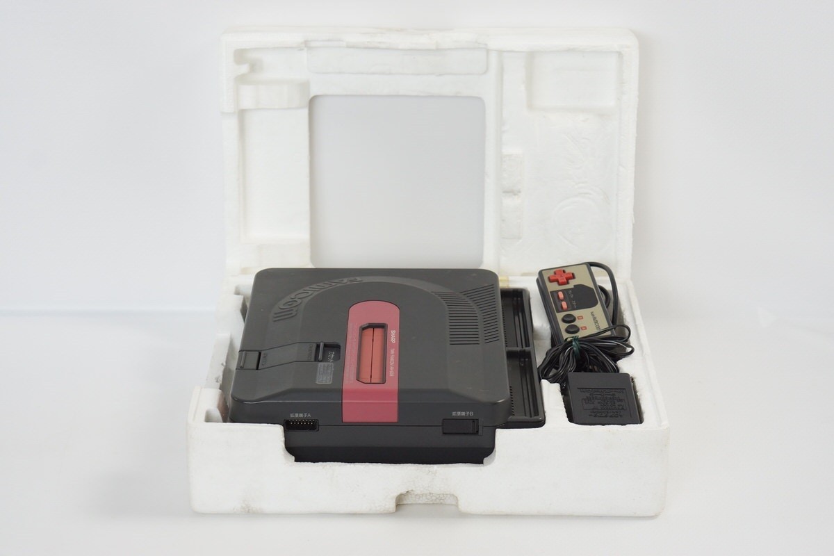 TWIN FAMICOM Console Boxed SHARP AN-500B Tested System New Rubber belt 739439