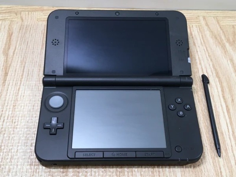 Nintendo 3DS XL LL Handheld Gaming Console With SD 32G + AC