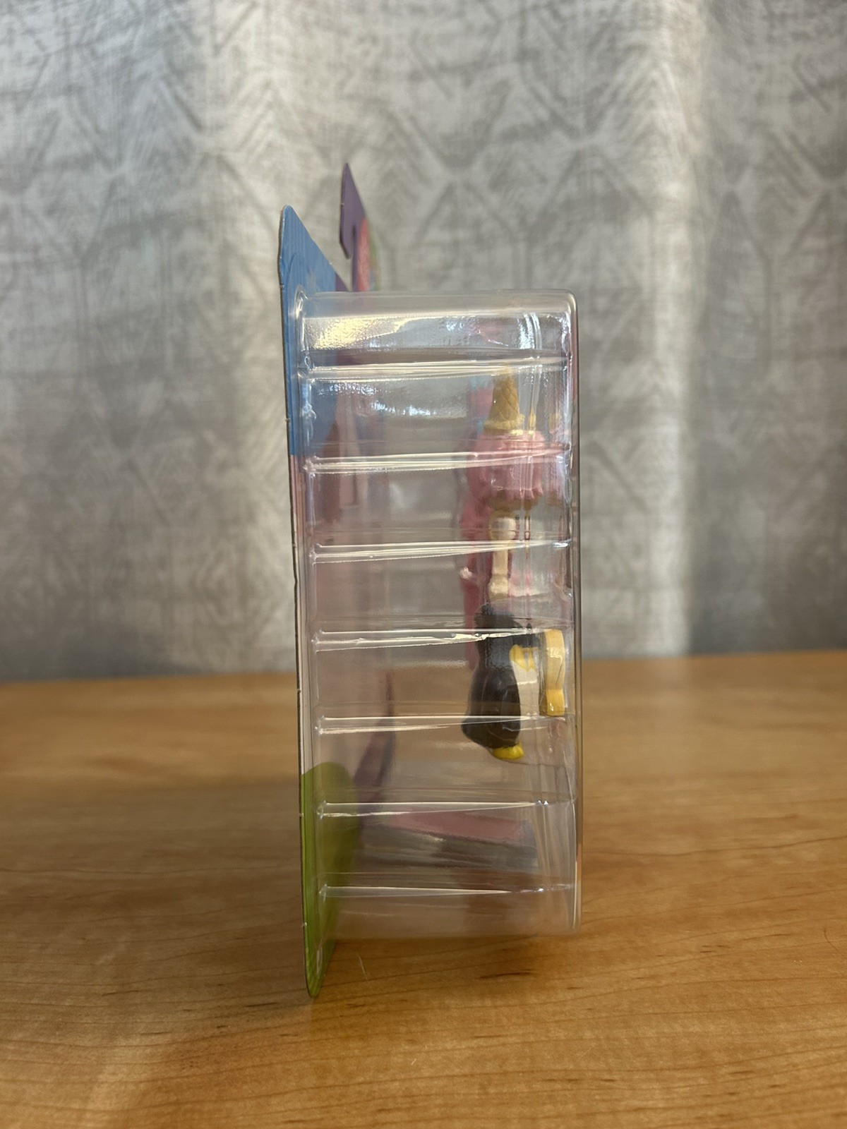 Adopt Me! Ice Cream Parlor – Elsa and King Penguin – NEW IN PACKAGE