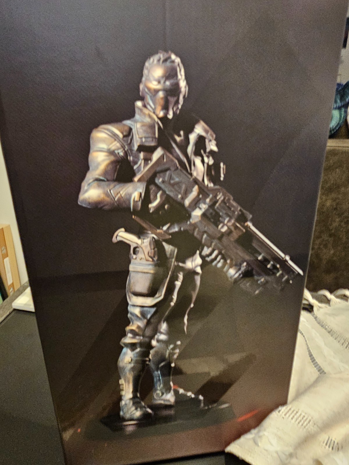 Overwatch Collectors Eedition Xbox One Statue with Game Complete
