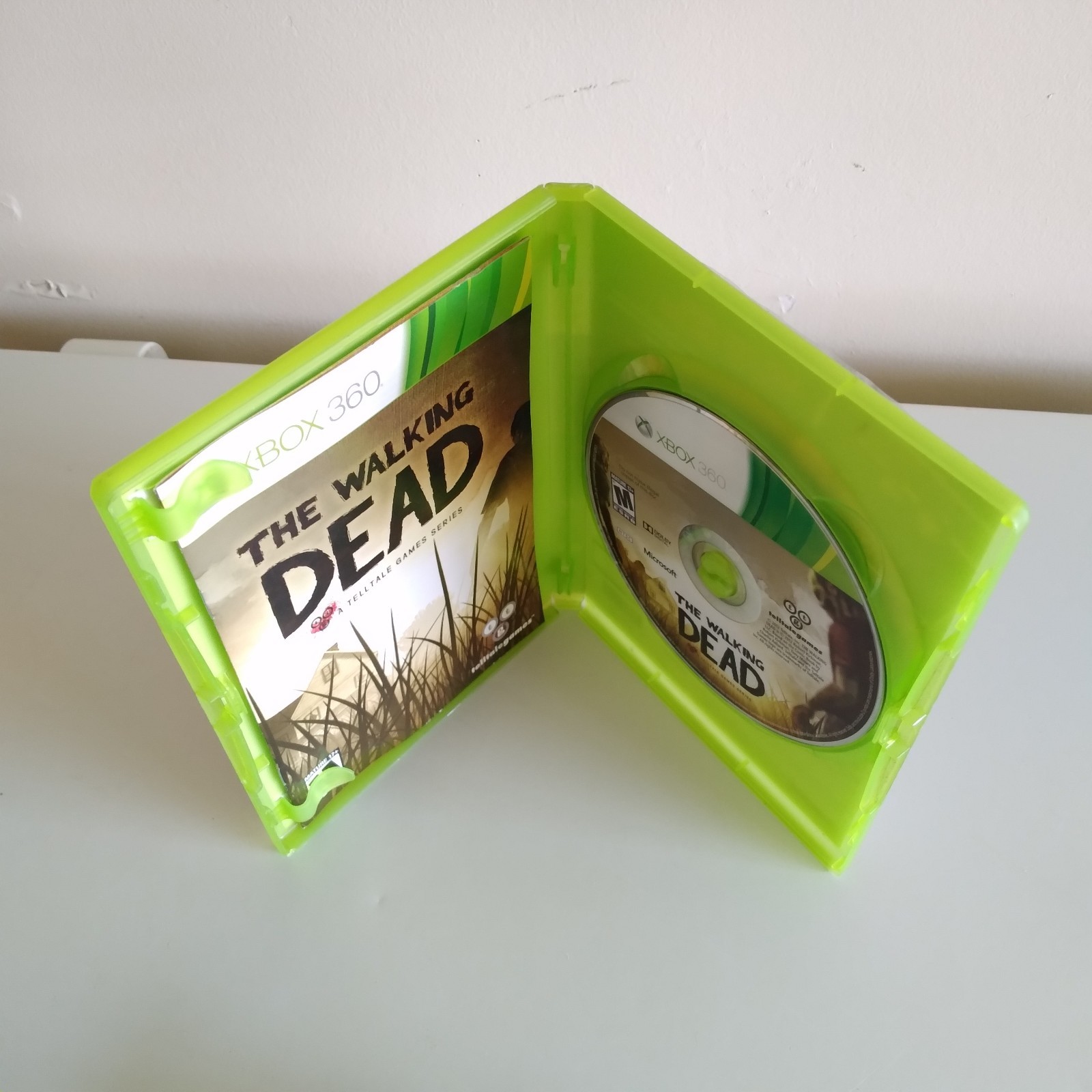 The Walking Dead: A Telltale Games Series (Microsoft Xbox 360, 2012)