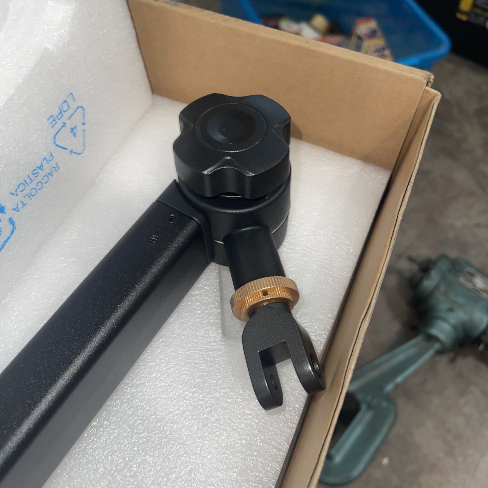 SteelSeries Alias/Alias Boom Arm — For Gaming, Streaming- NO DESK CLAMP