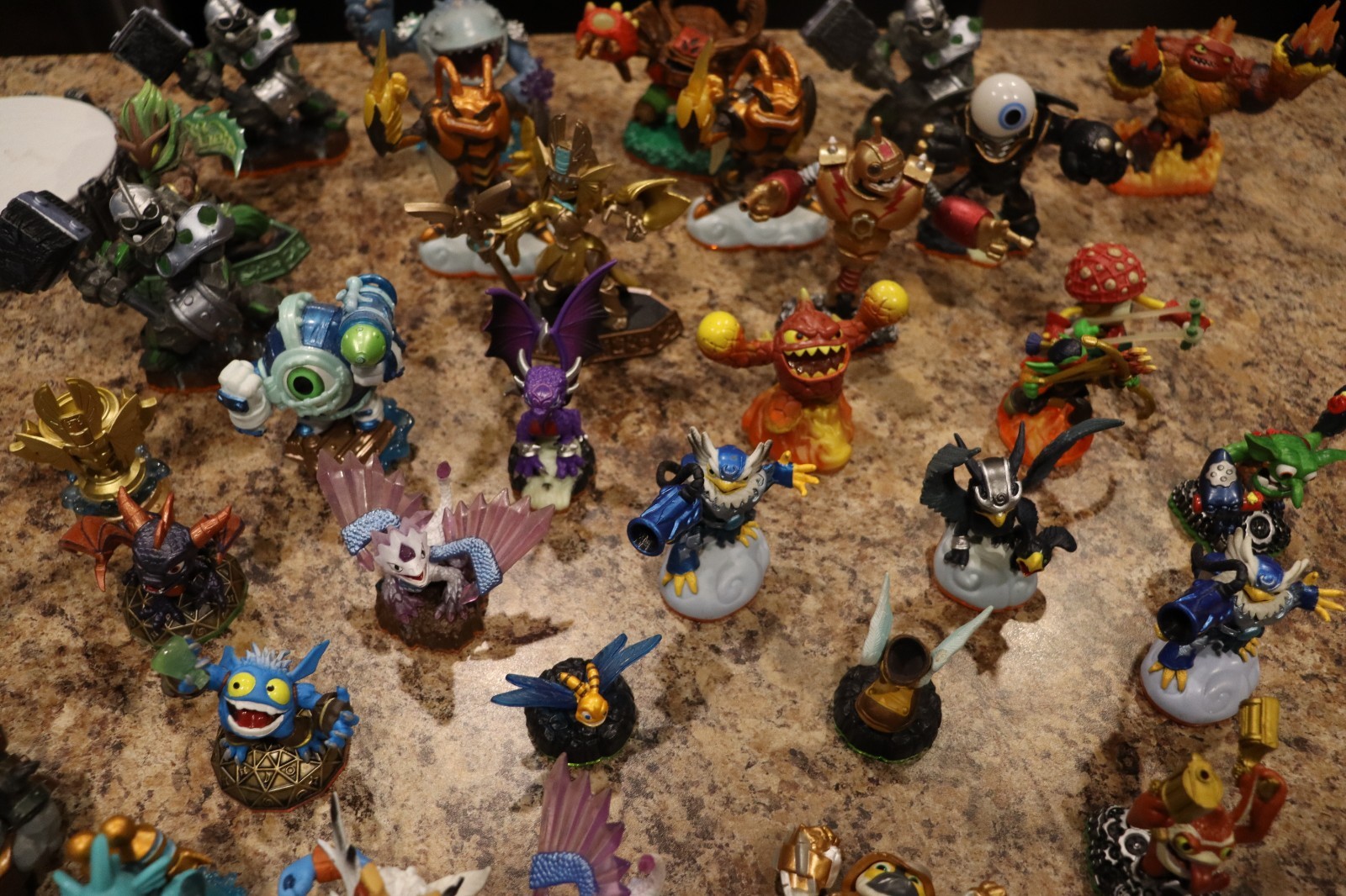 Skylanders Huge Lot 25+ Figures + Swap Force Portal Giants, Trap Team & More