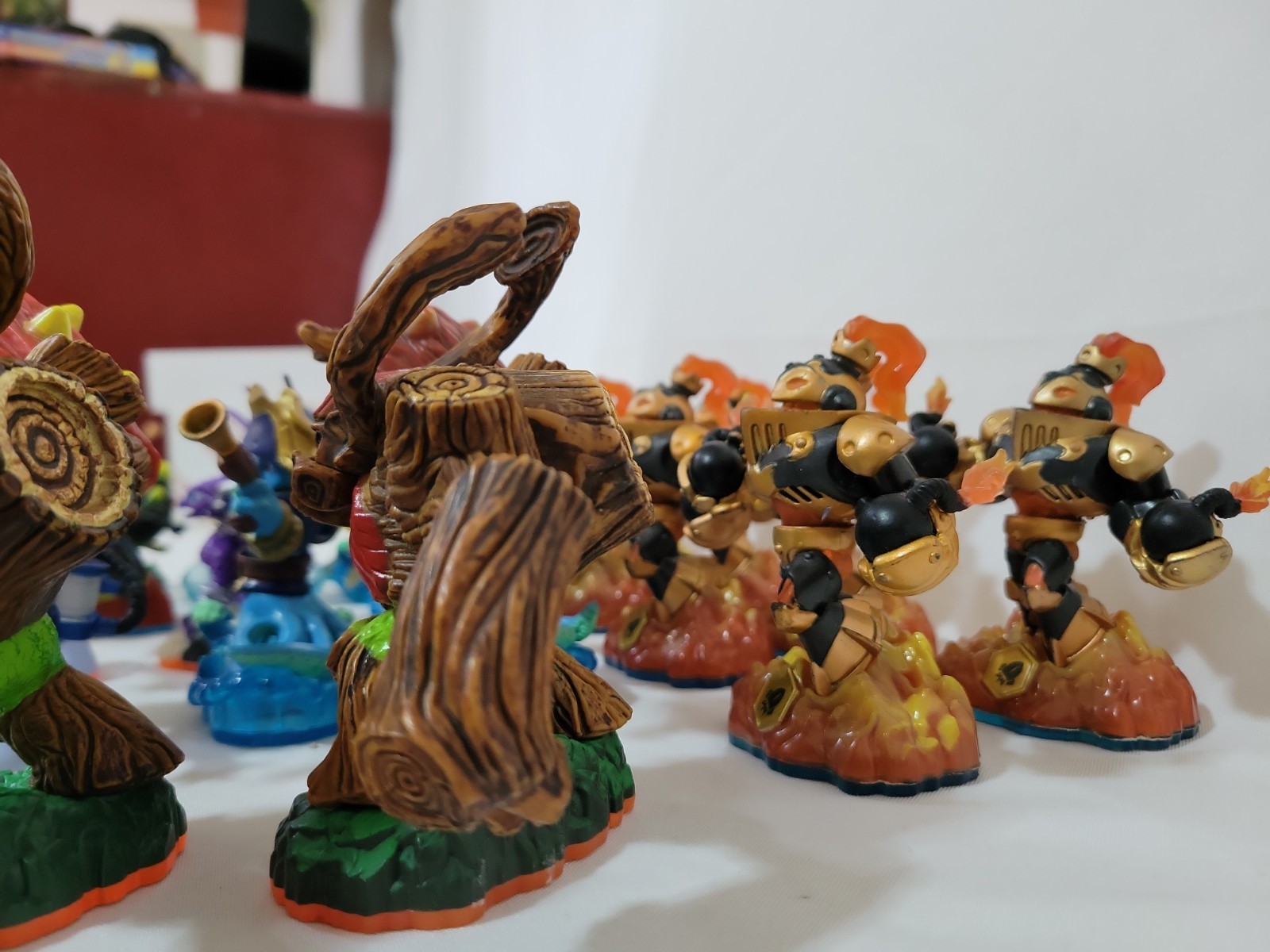 Activision Skylanders – Bulk Lot of 30 + Figures