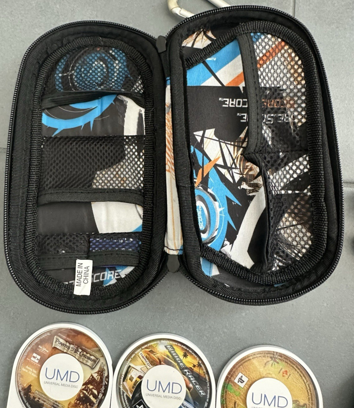 Sony PlayStation PSP-1001 Black PSP Portable Console + 6 Games + Charger + Case