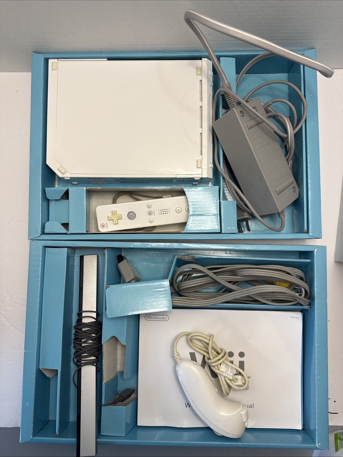 Nintendo Wii Home Console Complete *WII SPORTS NOT INCLUDED *Great Condition!