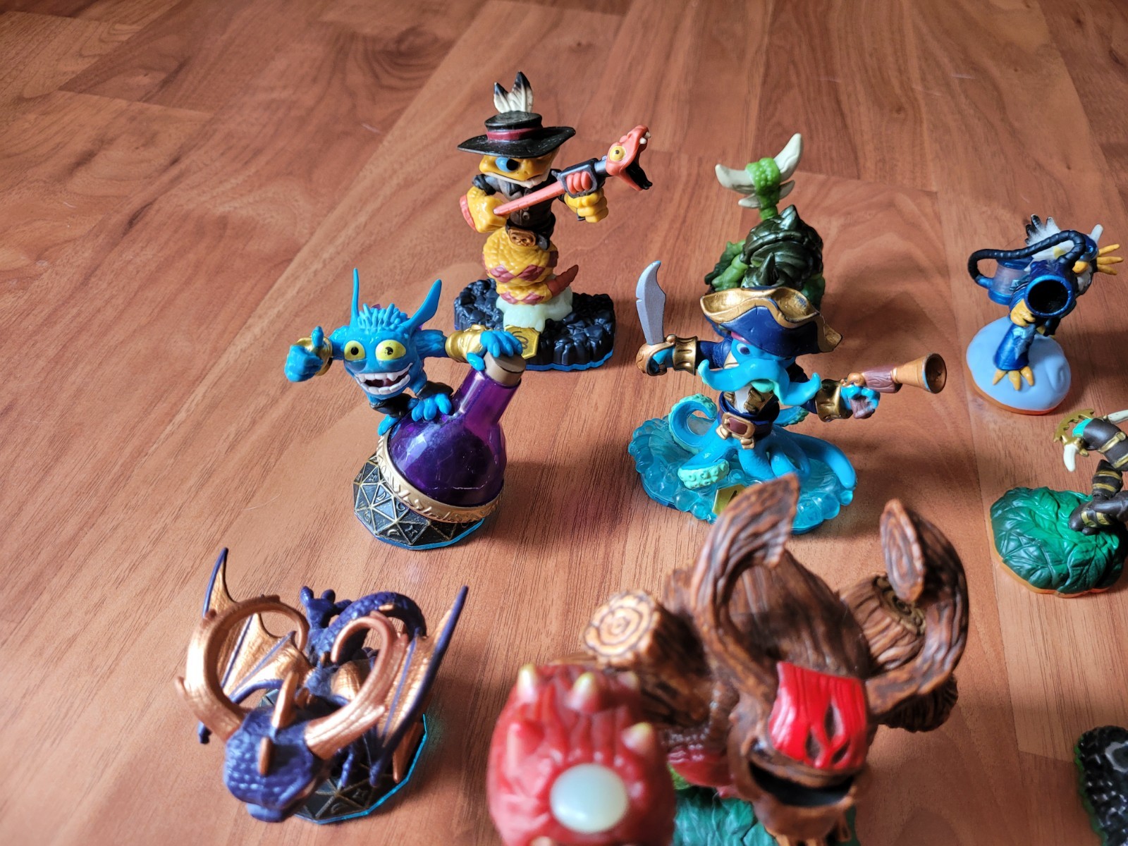 HUGE Lot Of 52 Activision Skylanders Character Figures Mixed Series Action